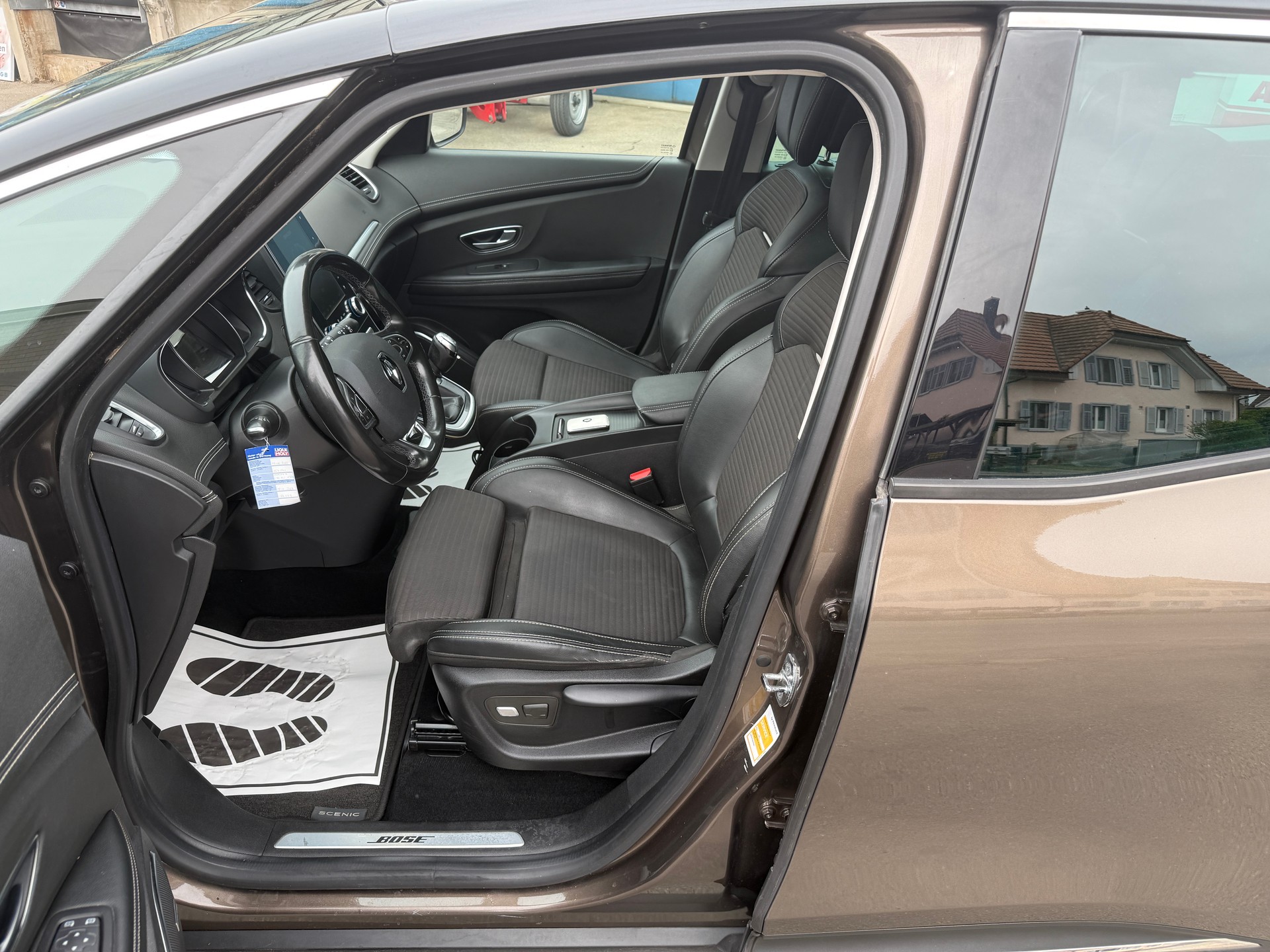 RENAULT Grand Scénic 1.2 16V Turbo Bose-image-6