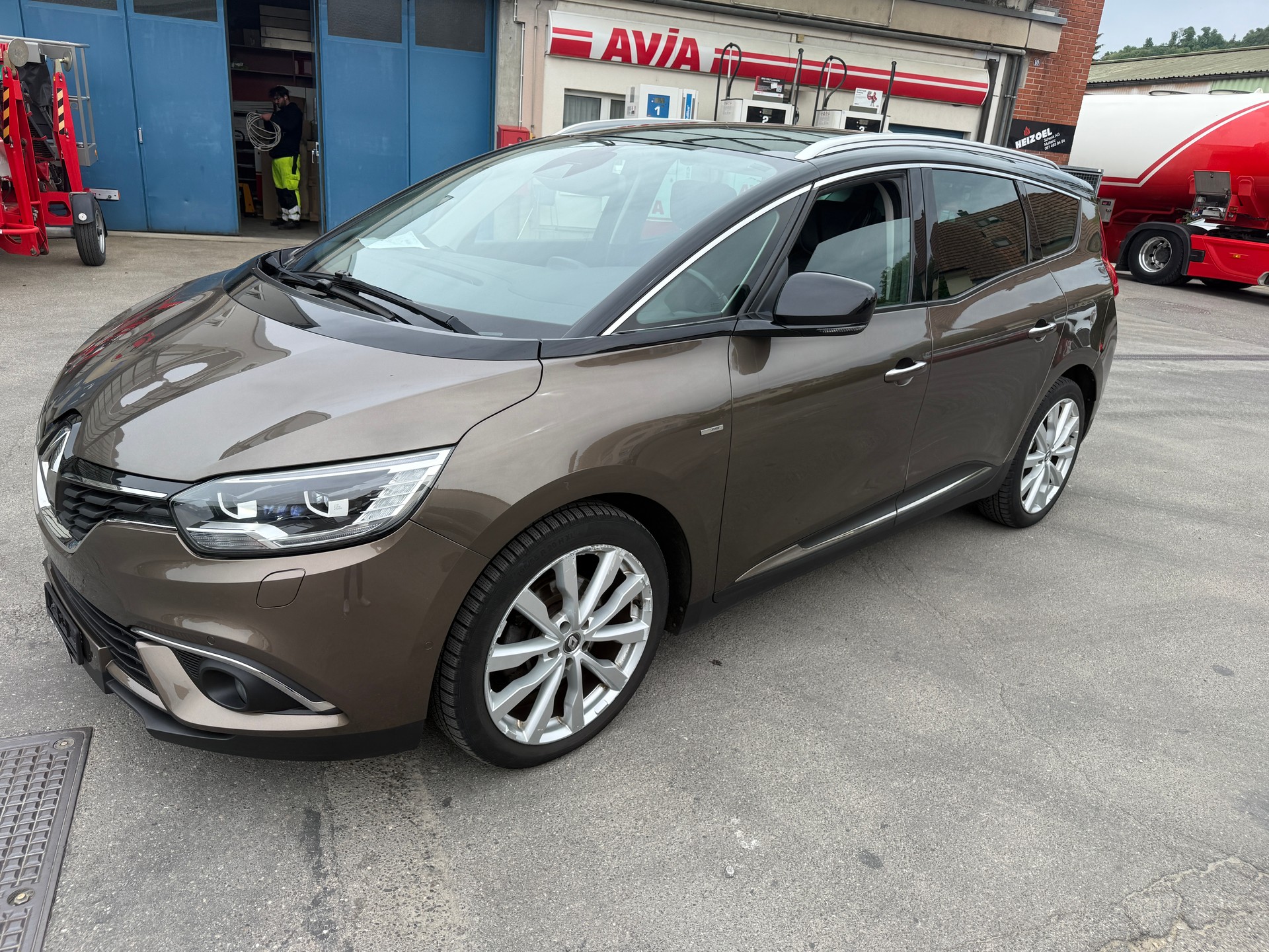 RENAULT Grand Scénic 1.2 16V Turbo Bose-image-1