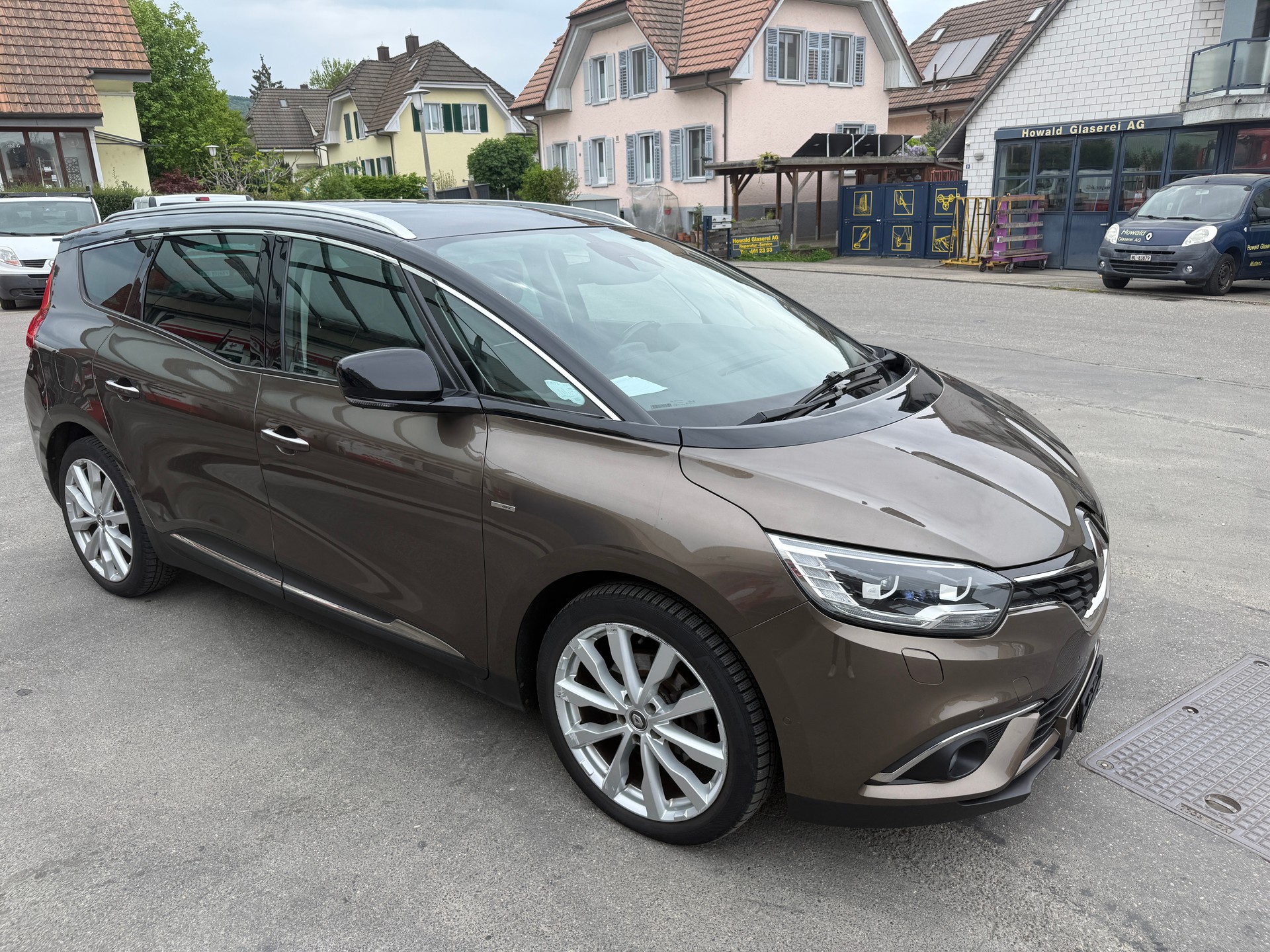 RENAULT Grand Scénic 1.2 16V Turbo Bose-image-0