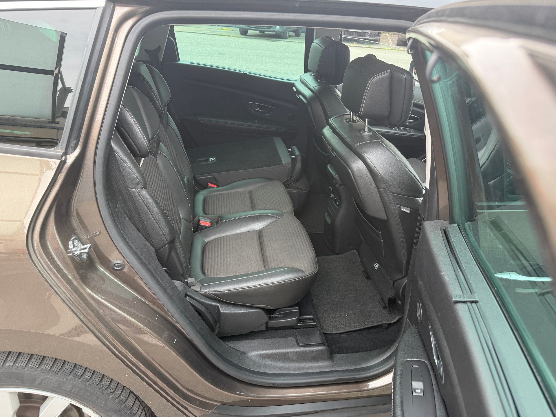 RENAULT Grand Scénic 1.2 16V Turbo Bose-image-8