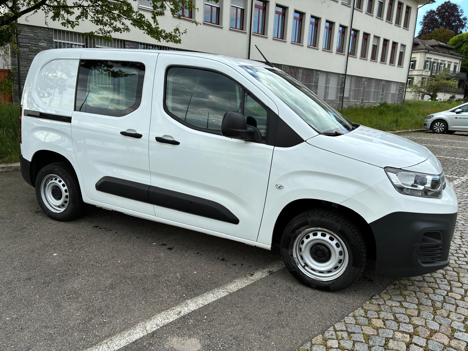 CITROEN Berlingo Van 1.5 Blue HDi 100 s/s Club 1000kg-image-3