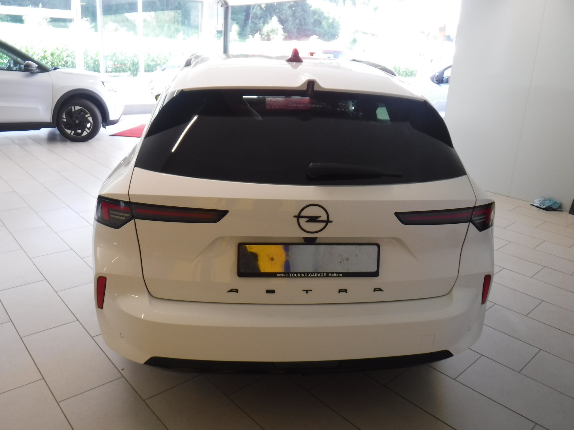 OPEL Astra Sports Tourer 1.2i Turbo Swiss Plus-image-2