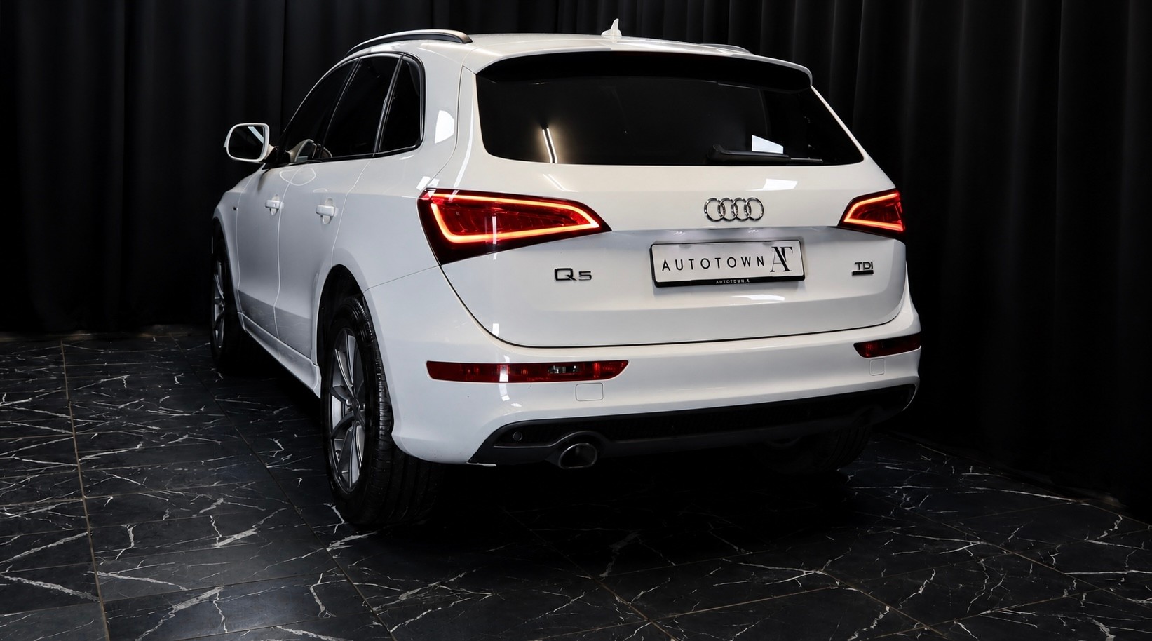 AUDI Q5 2.0 TDI S-tronic-image-1