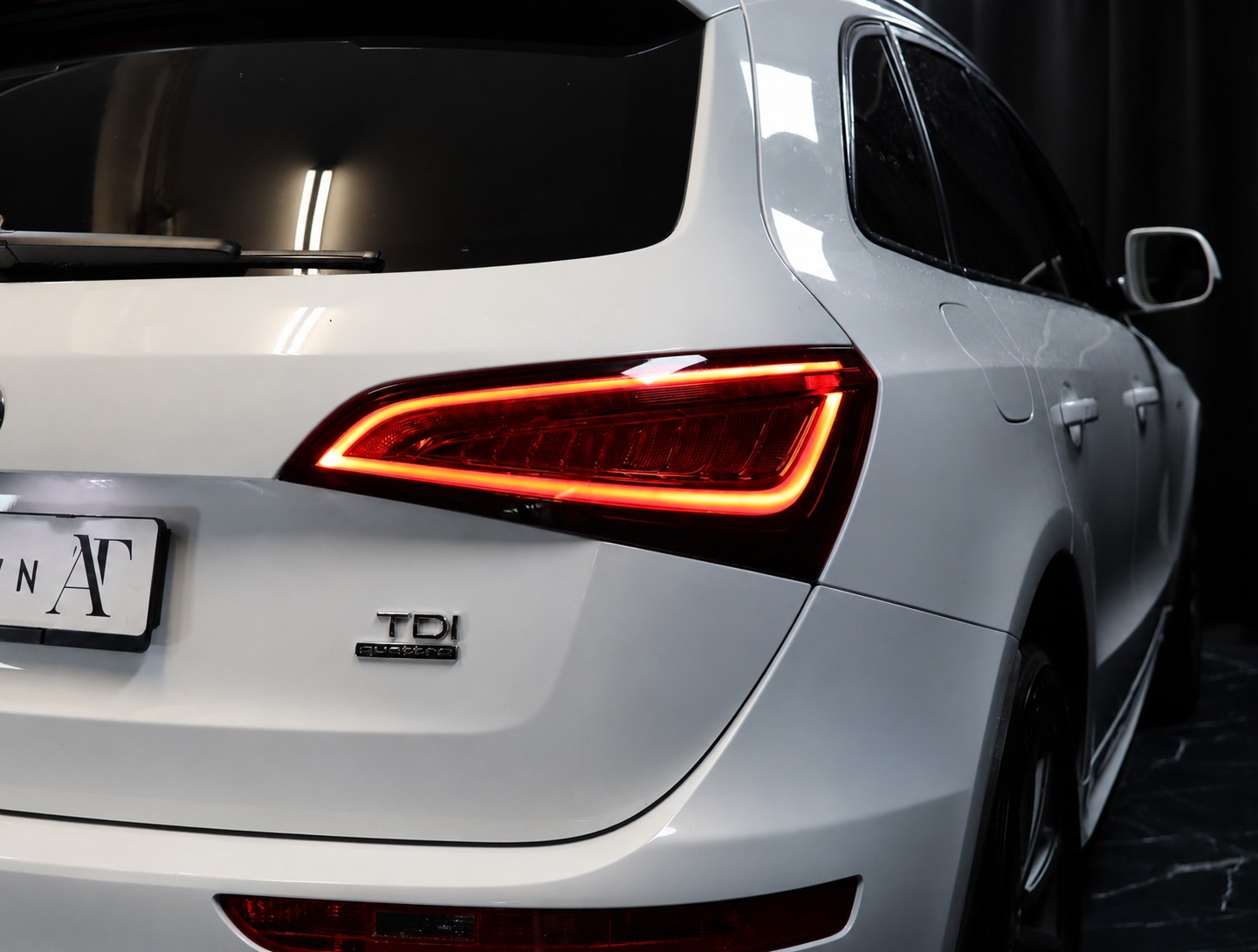 AUDI Q5 2.0 TDI S-tronic-image-17