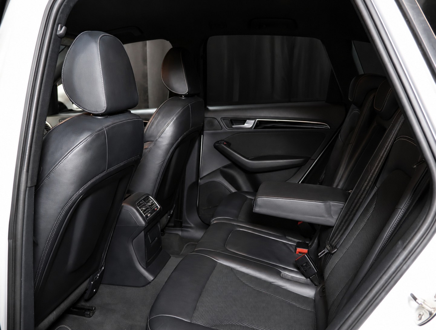 AUDI Q5 2.0 TDI S-tronic-image-12