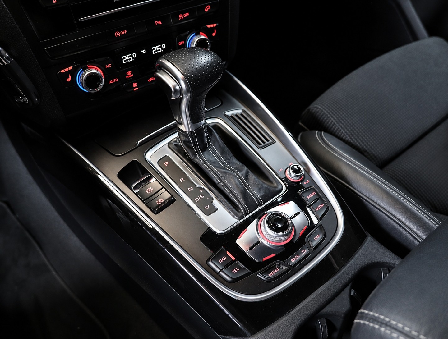 AUDI Q5 2.0 TDI S-tronic-image-7