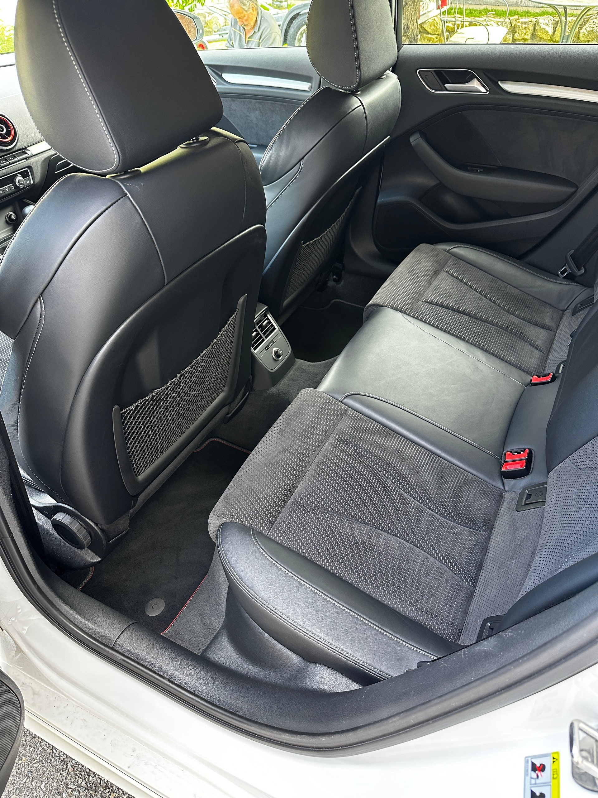 AUDI 2.0 T FSI quattro S-Tronic-image-5