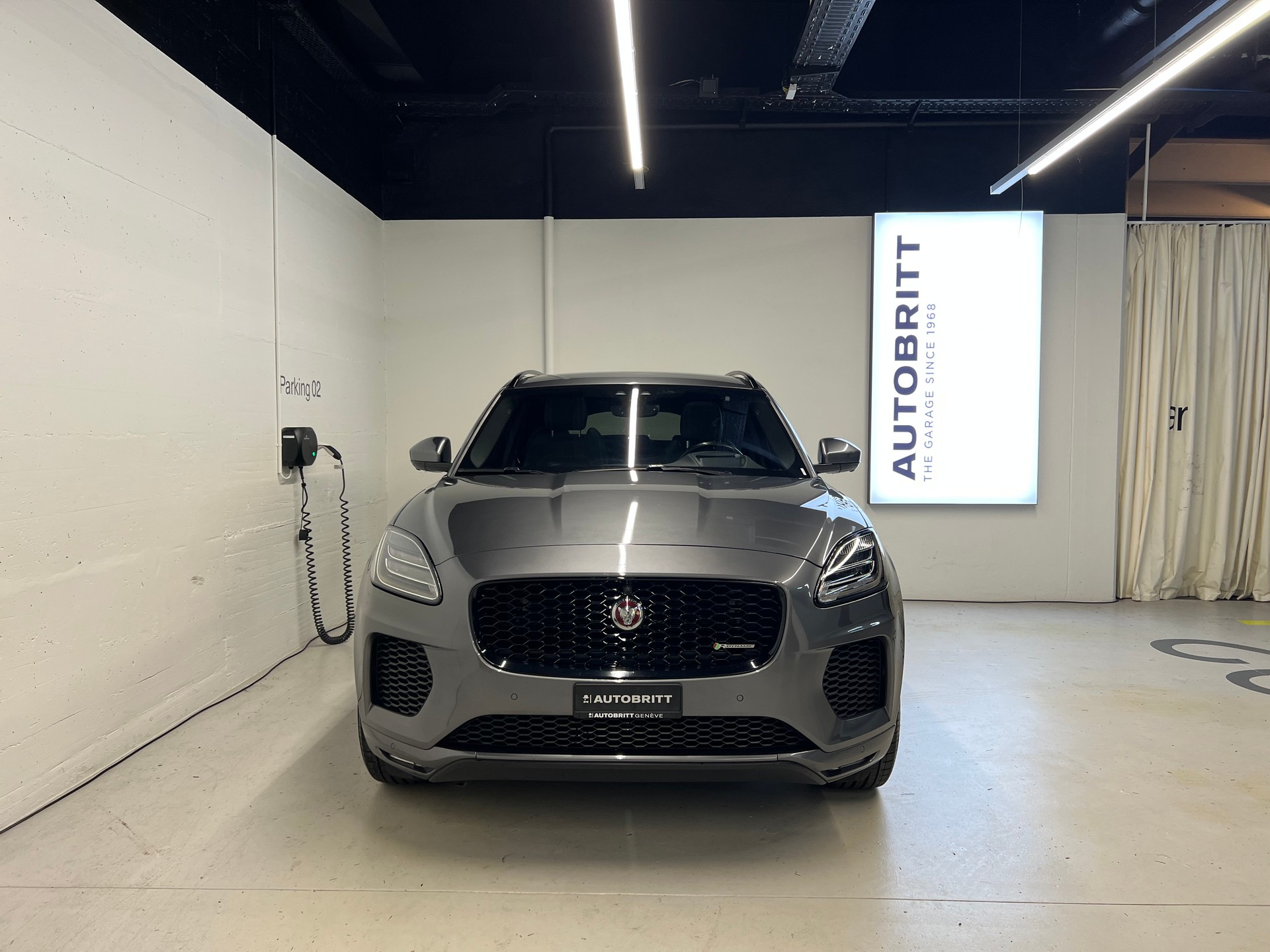 JAGUAR E-Pace 2.0 T 250 R-Dynamic HSE AWD-image-9