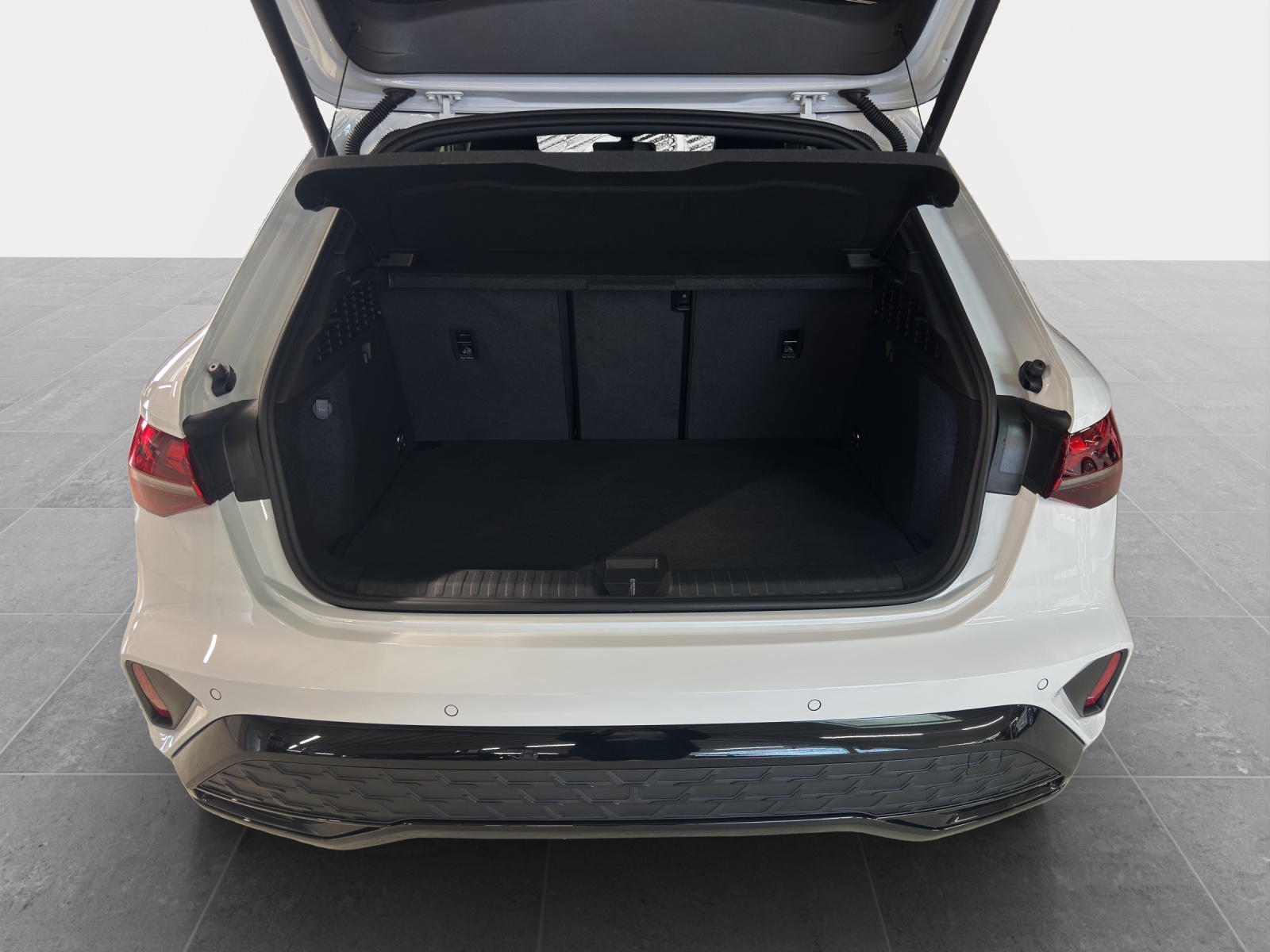 AUDI A3 Sportback TFSI 110 kW S tronic-image-12