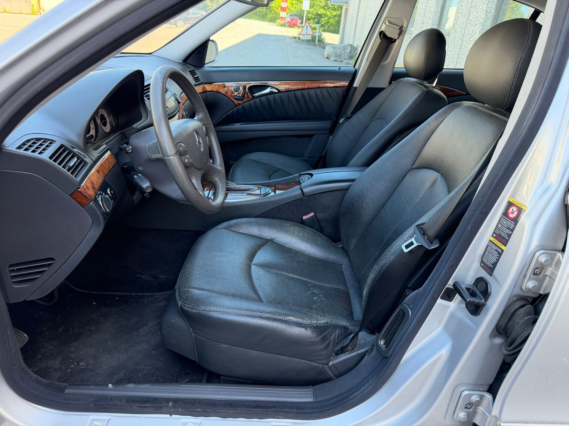 MERCEDES-BENZ E 500 Avantgarde 4Matic Automatic-image-9