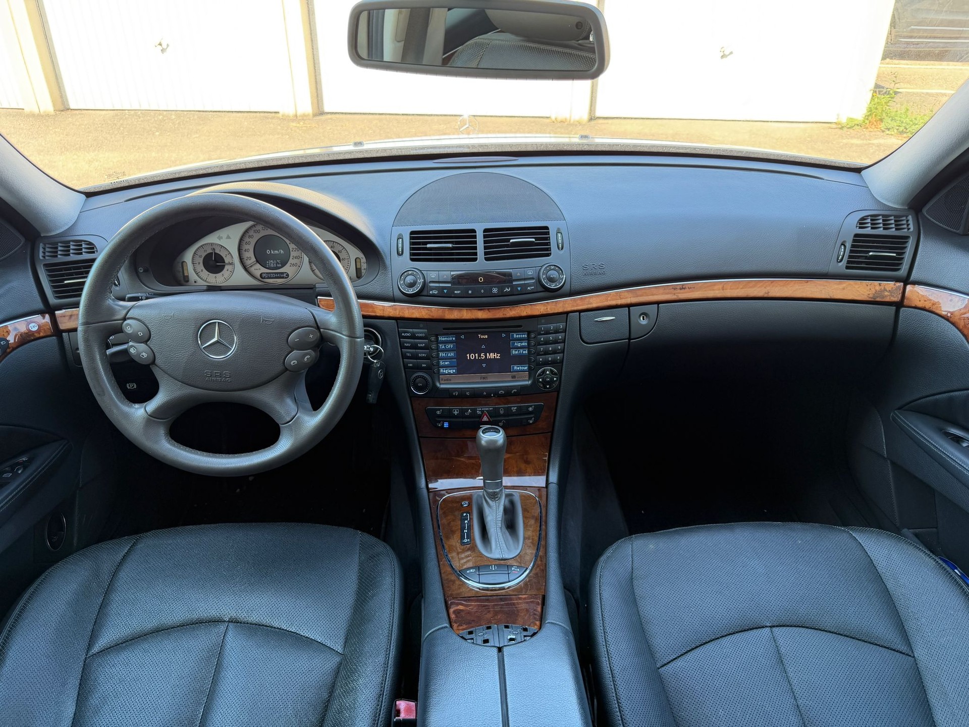 MERCEDES-BENZ E 500 Avantgarde 4Matic Automatic-image-6