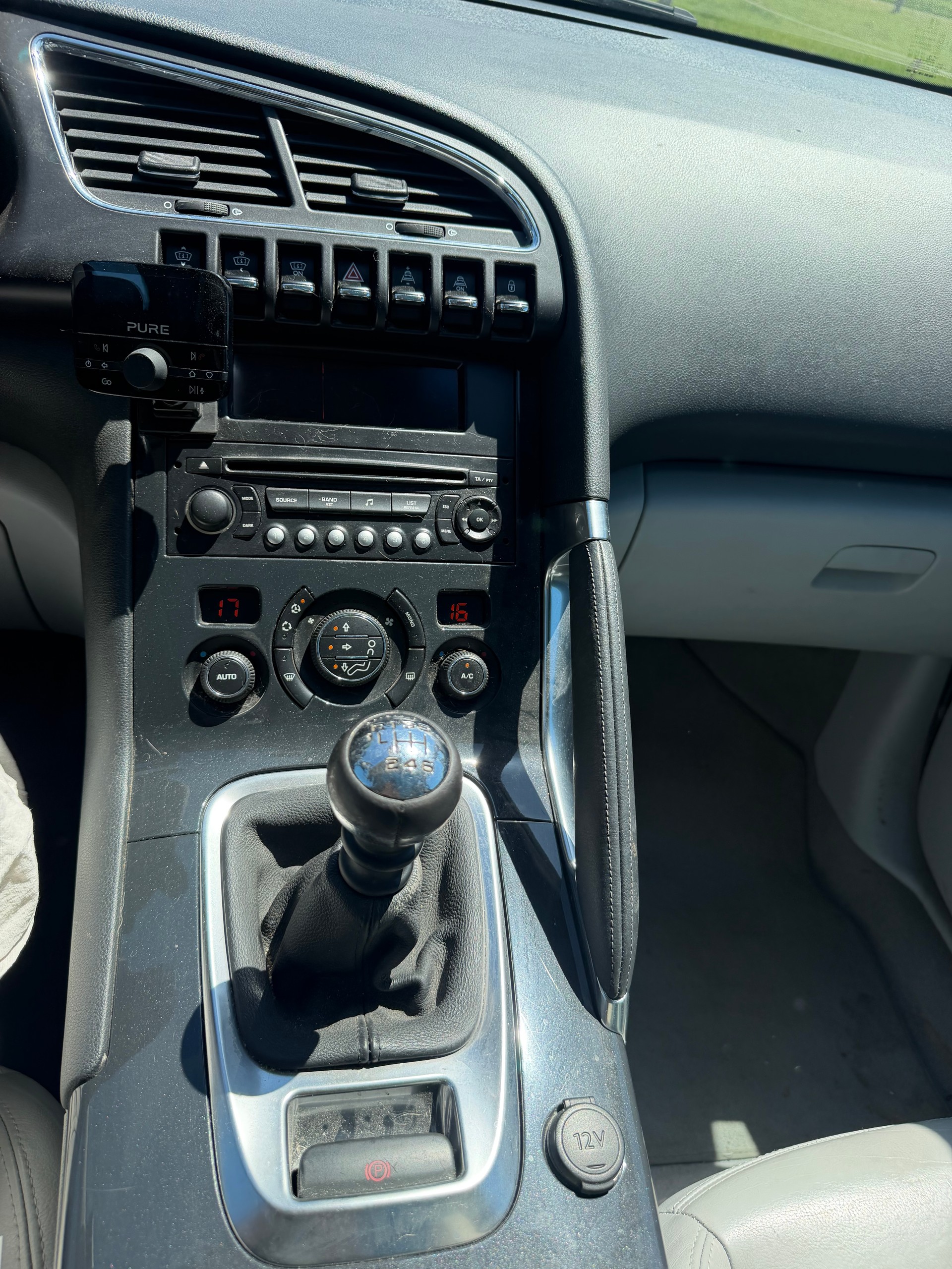 PEUGEOT 3008 1.6 16V T Sport Pack-image-11
