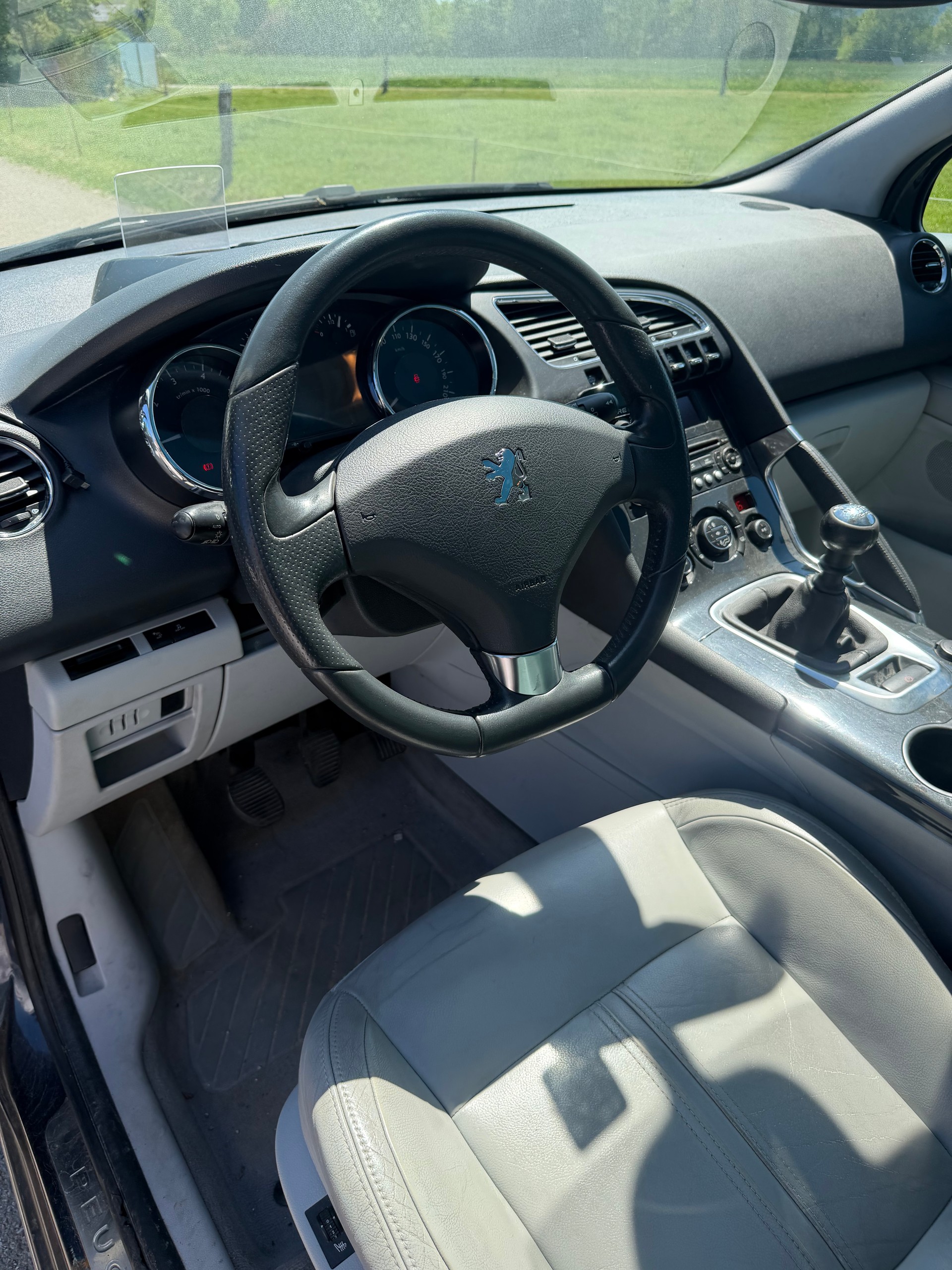 PEUGEOT 3008 1.6 16V T Sport Pack-image-9