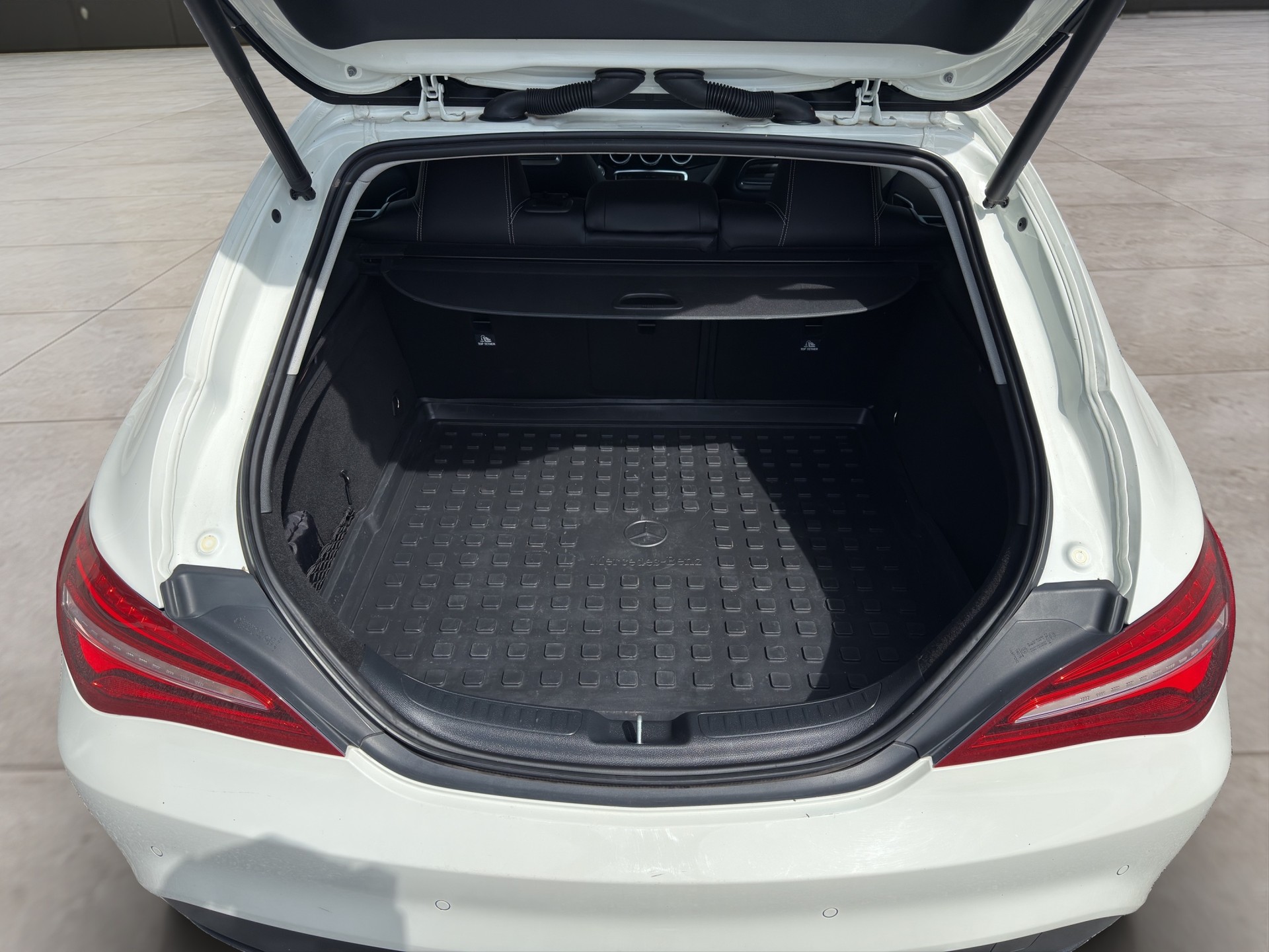 MERCEDES-BENZ CLA Shooting Br 200 d Swiss Star Edition 4M-image-13