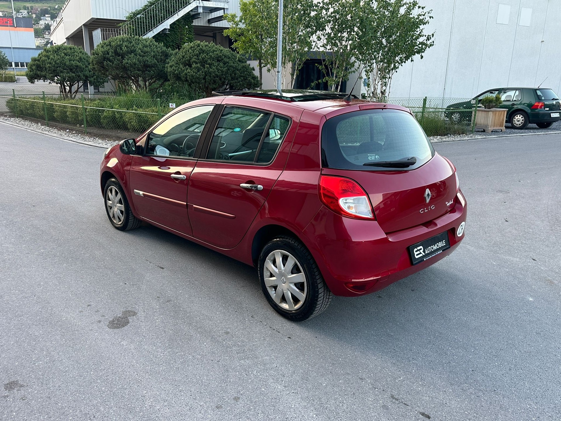 RENAULT Clio 1.2 16V Turbo Rip Curl-image-2