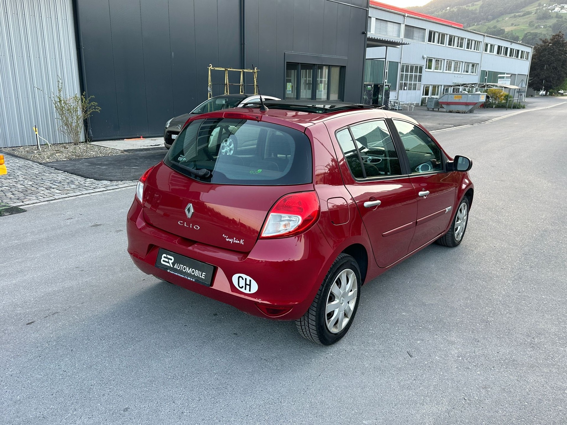 RENAULT Clio 1.2 16V Turbo Rip Curl-image-3