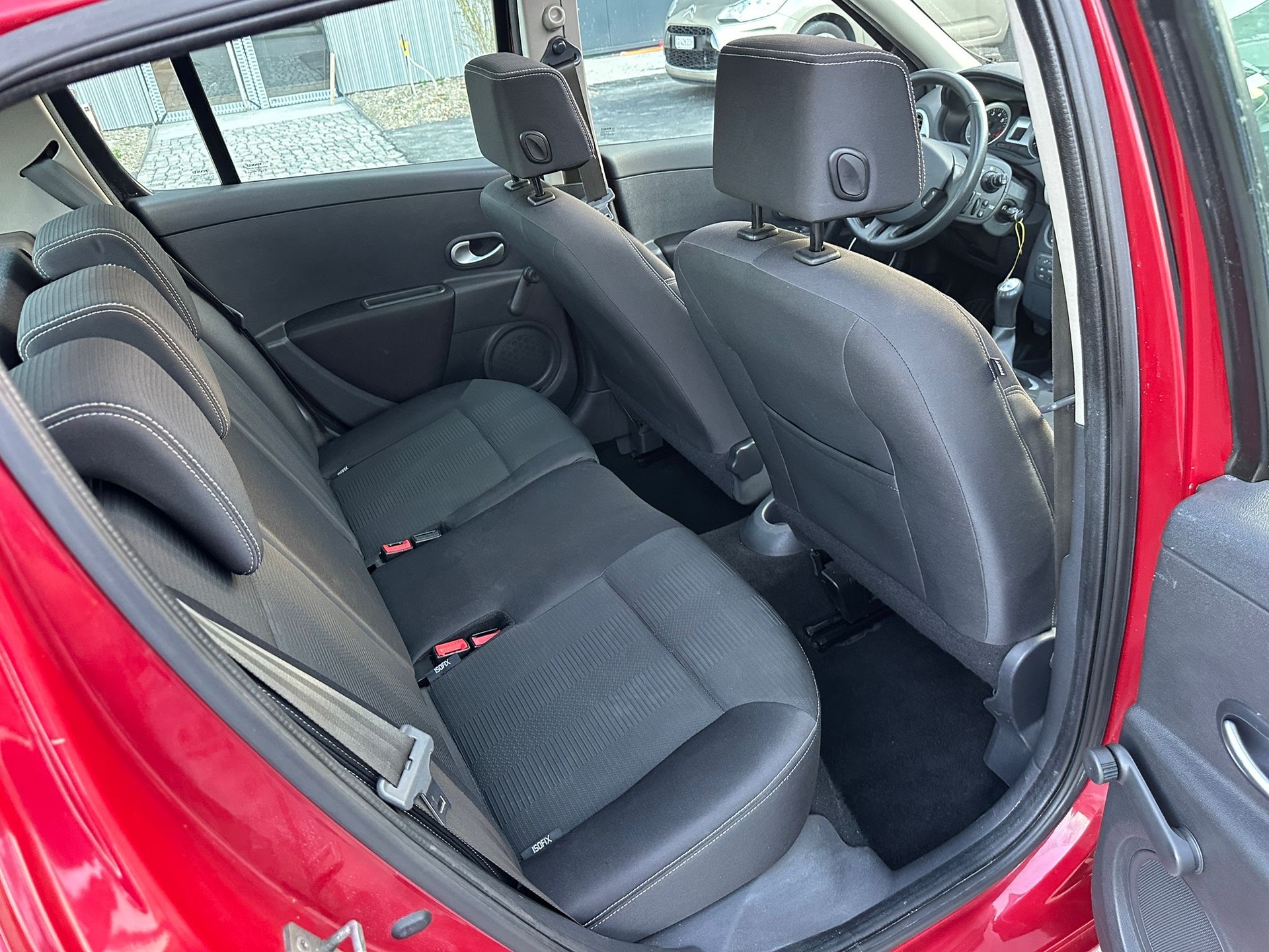 RENAULT Clio 1.2 16V Turbo Rip Curl-image-11