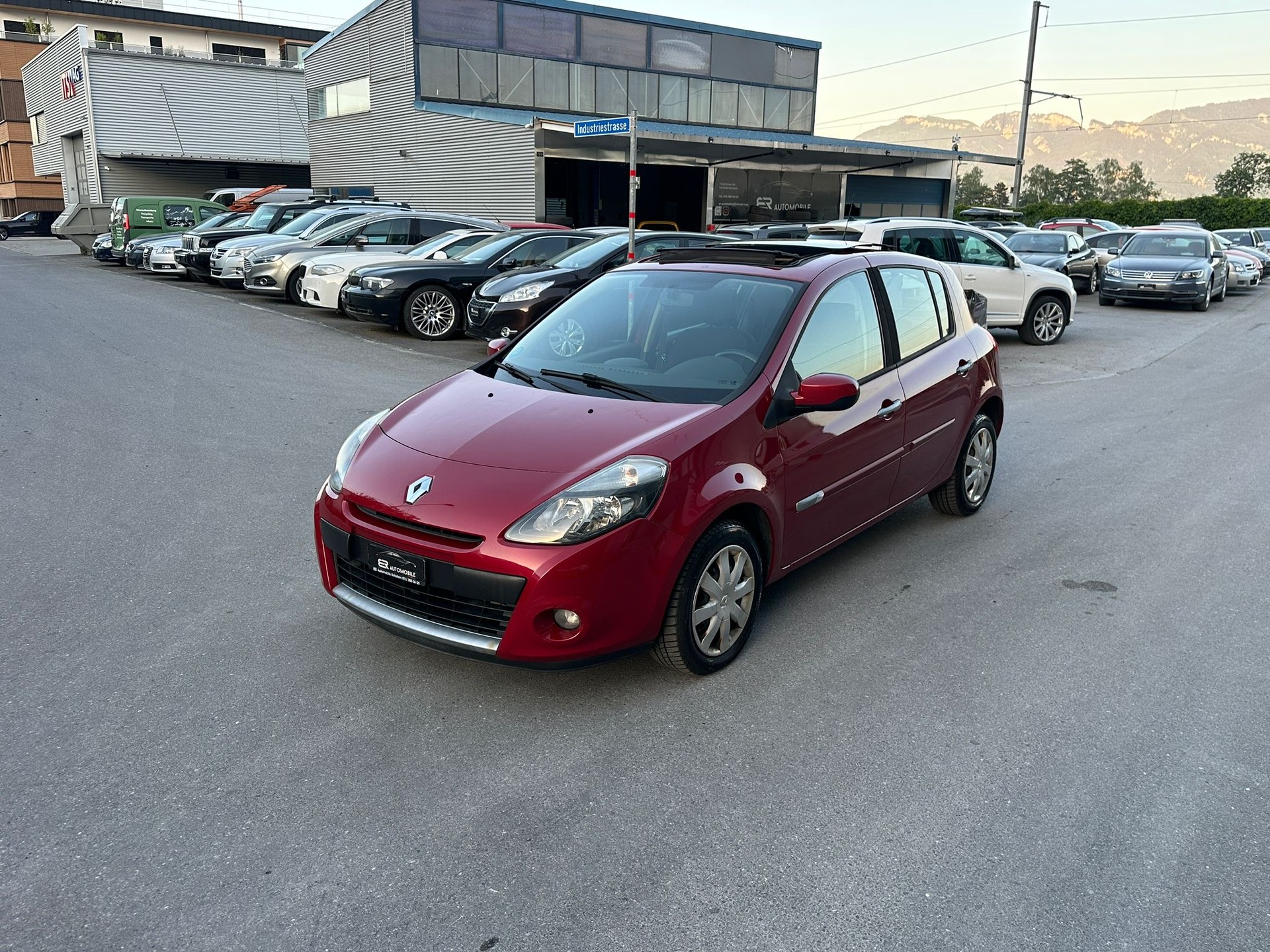 RENAULT Clio 1.2 16V Turbo Rip Curl-image-0