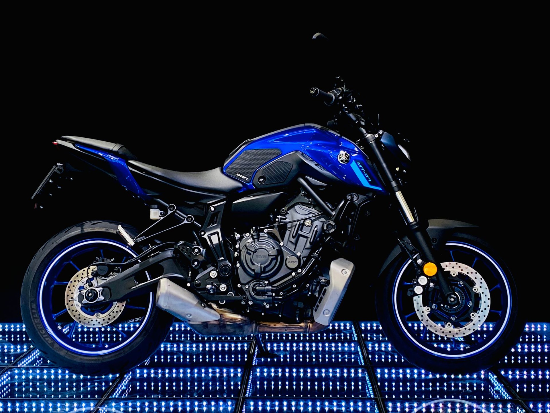 YAMAHA MT-07 (35KW)-showroom-element-2