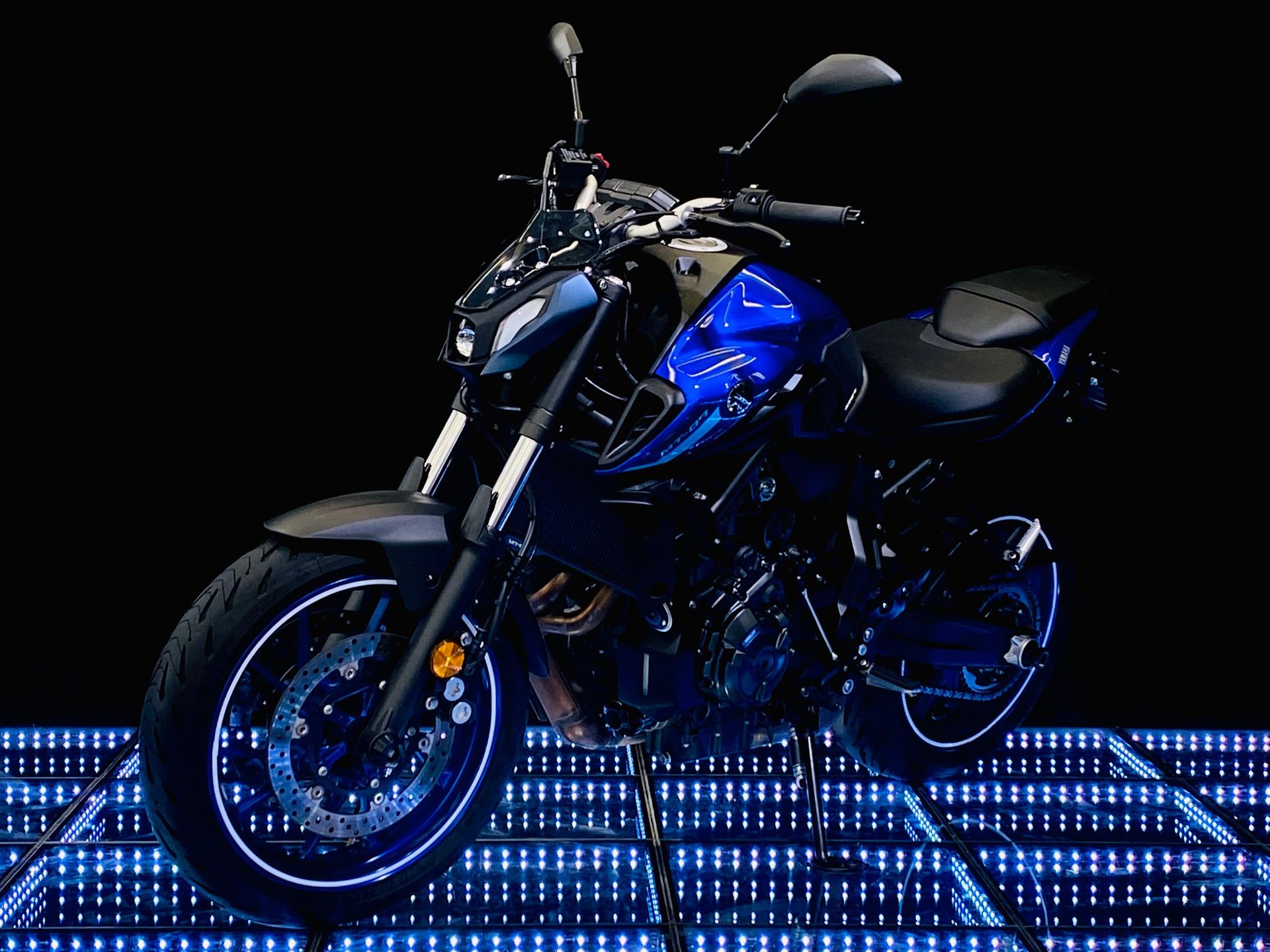 YAMAHA MT-07 (35KW)-showroom-element-1