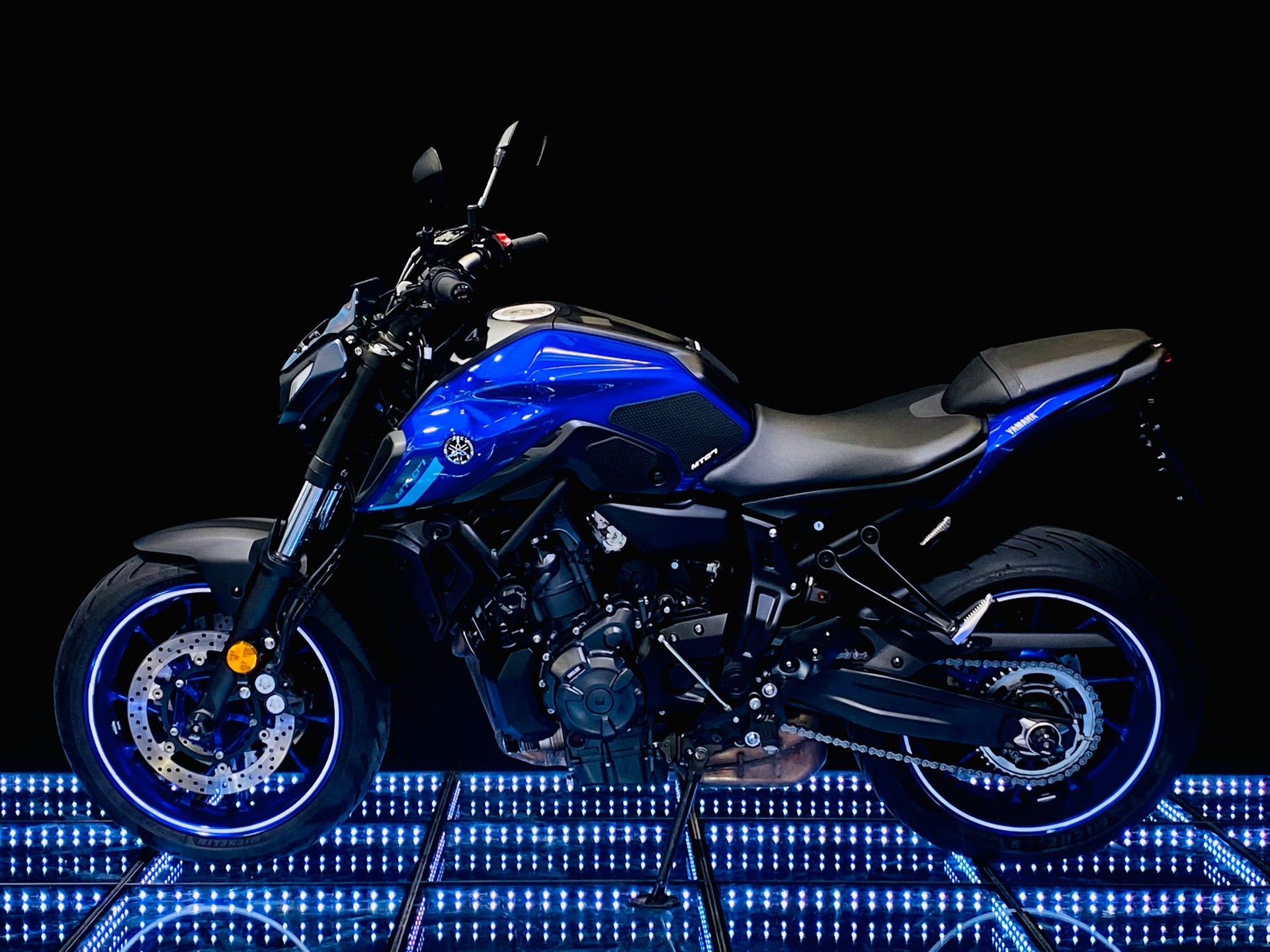 YAMAHA MT-07 (35KW)-showroom-element-3