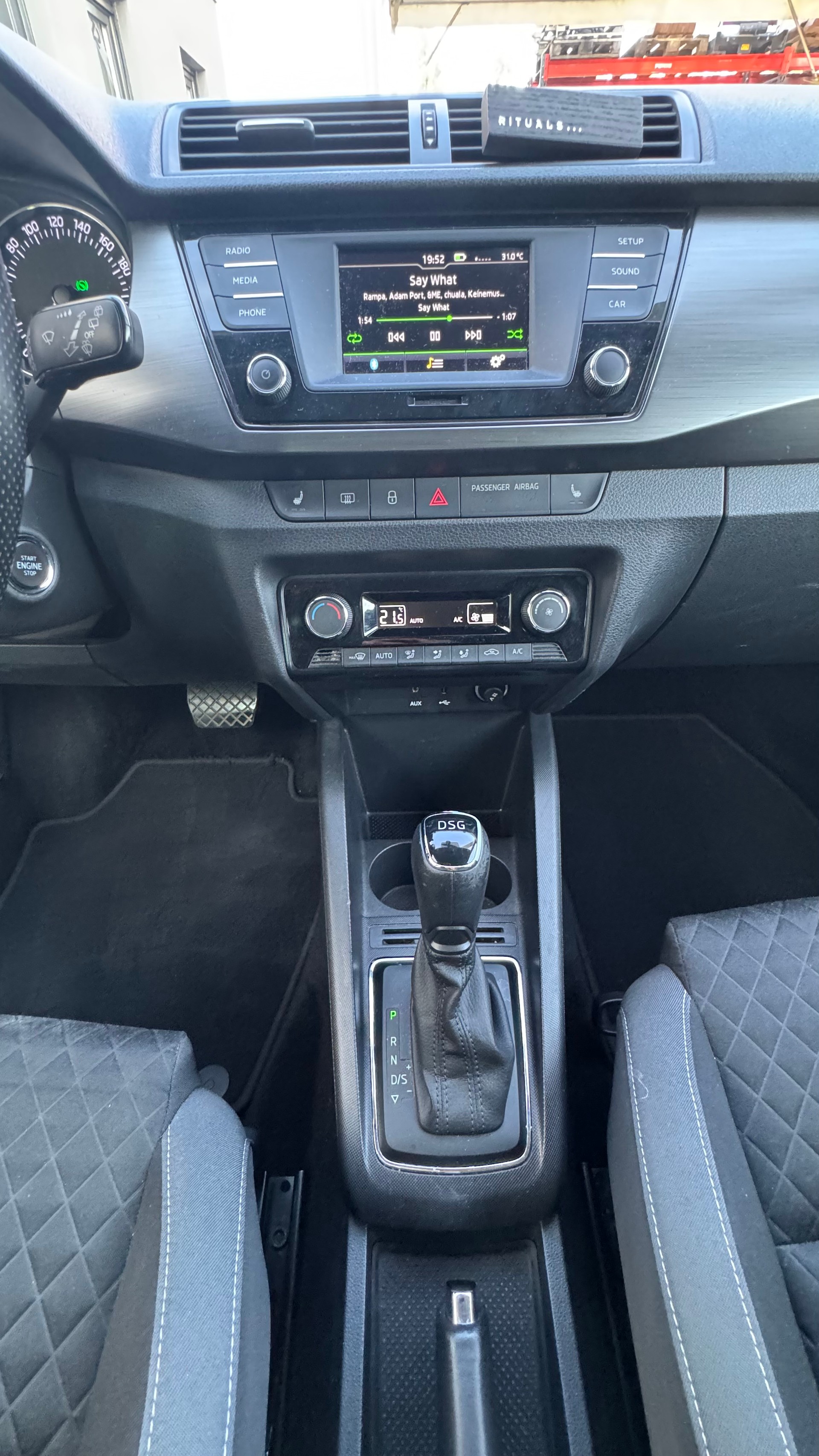 SKODA Fabia 1.2 TSI Style DSG-image-21