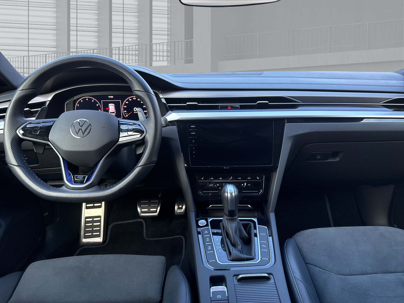 VW Arteon SB 2.0 TSI R 4Motion DSG-image-8