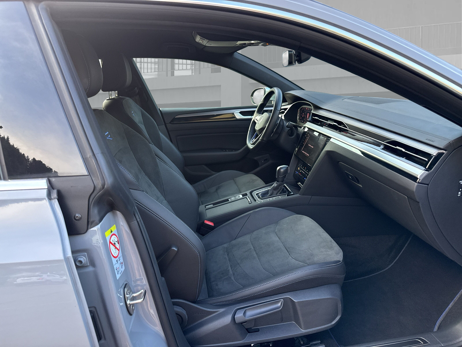 VW Arteon SB 2.0 TSI R 4Motion DSG-image-10