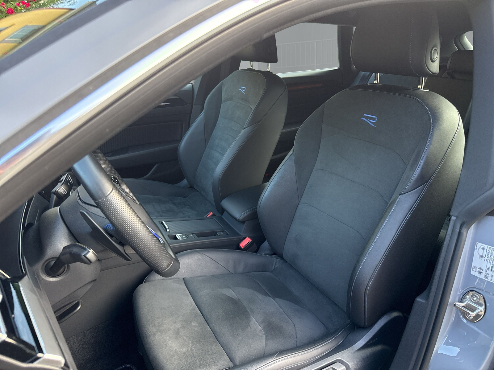 VW Arteon SB 2.0 TSI R 4Motion DSG-image-11