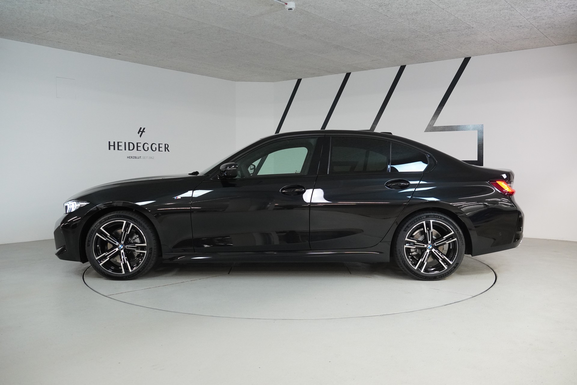 BMW 320d xDrive 48V Steptronic M Sport-image-3