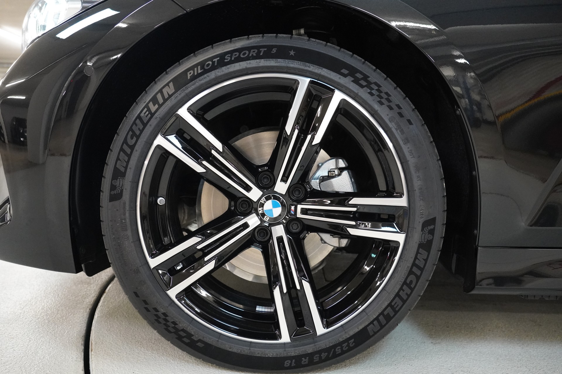 BMW 320d xDrive 48V Steptronic M Sport-image-9