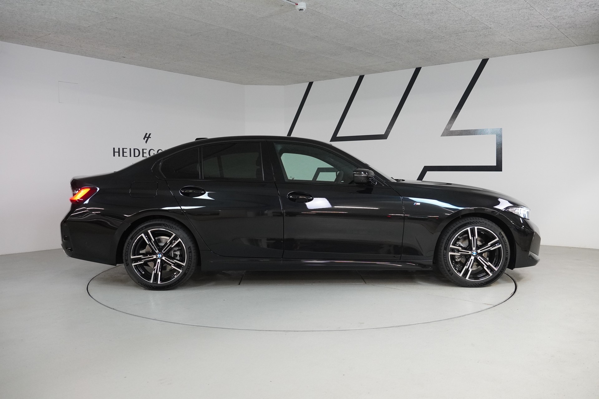 BMW 320d xDrive 48V Steptronic M Sport-image-7