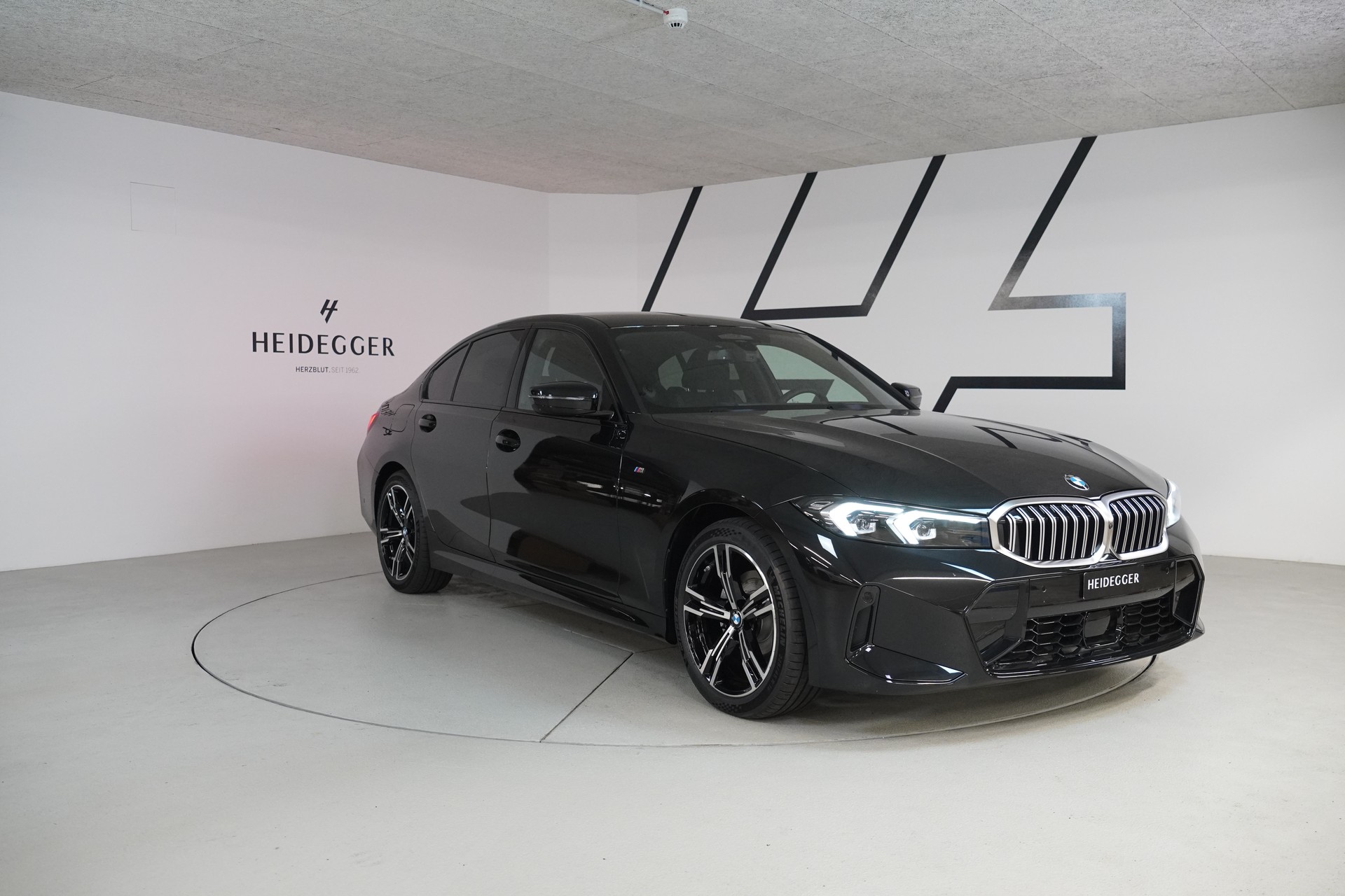 BMW 320d xDrive 48V Steptronic M Sport-image-2