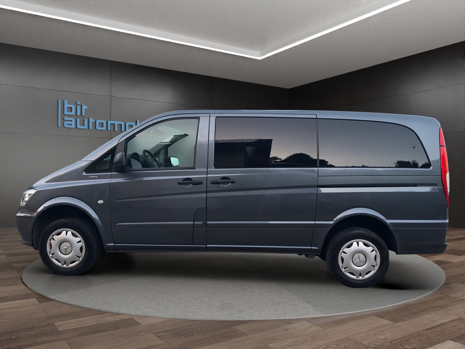 MERCEDES-BENZ Vito 116 CDI Blue Efficiency L 4Matic A 9Plätzer-image-2