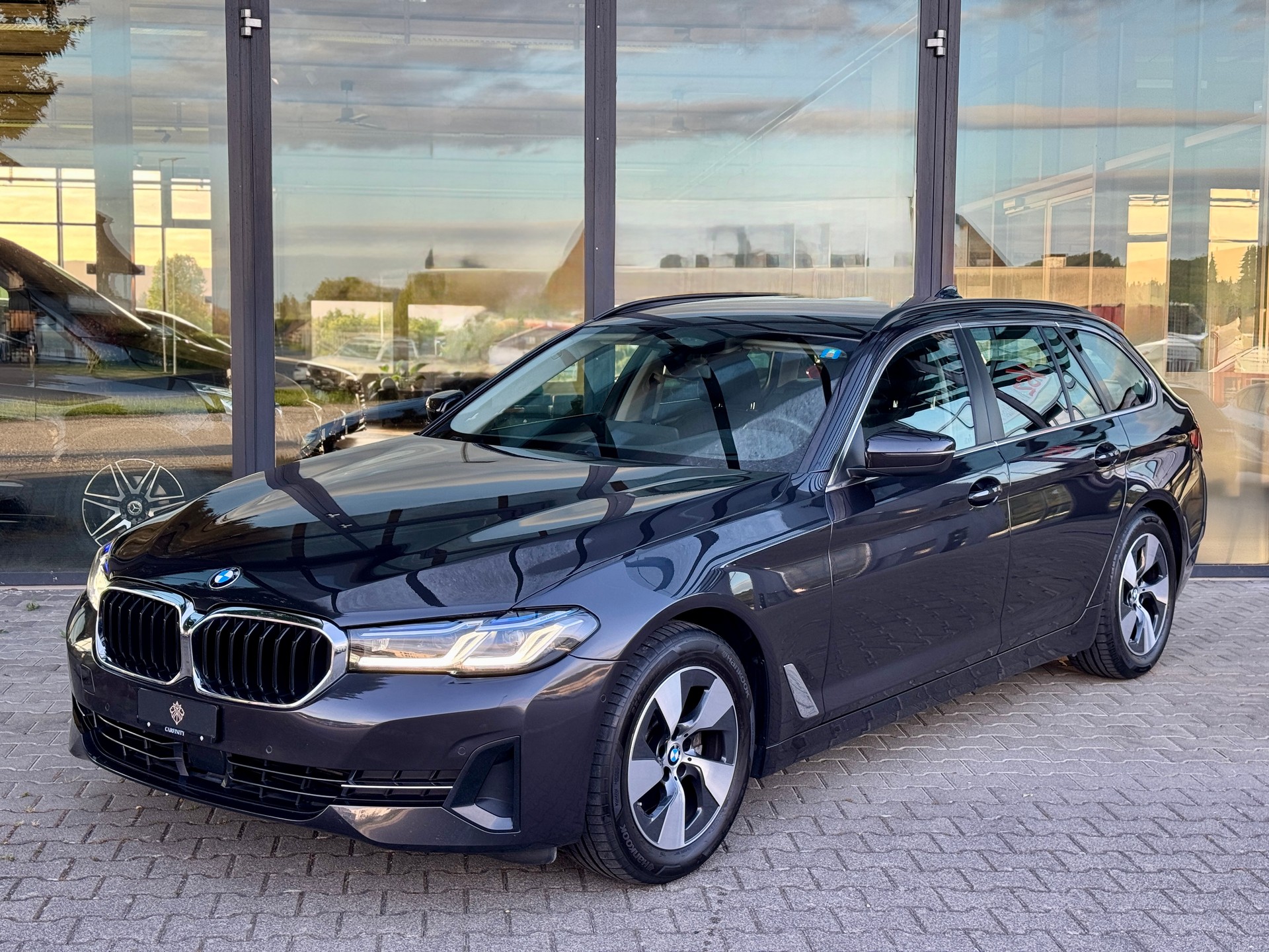 BMW 520d 48V Touring Steptronic / inkl. BMW Premium Selection Garantie-image-2