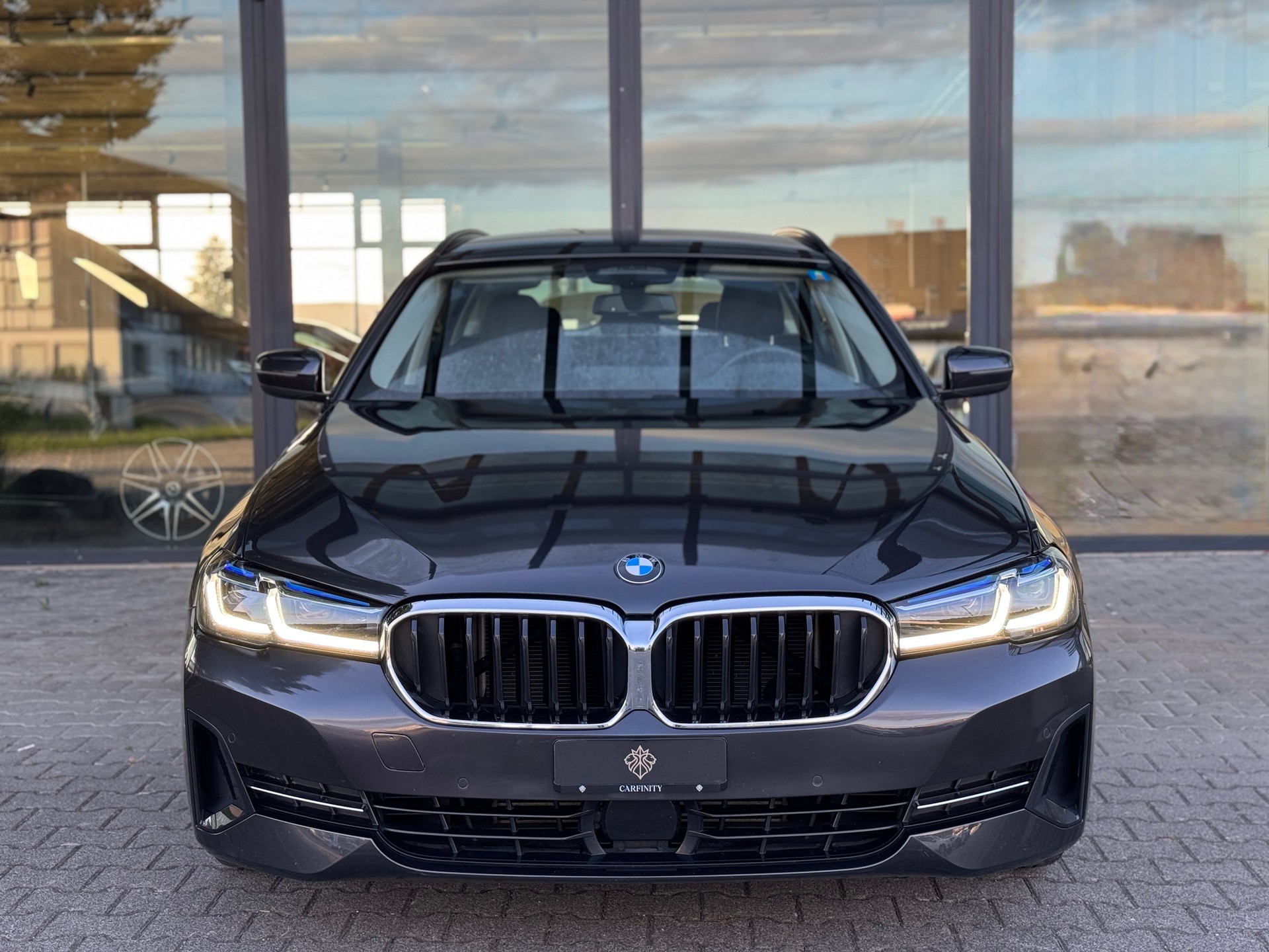 BMW 520d 48V Touring Steptronic / inkl. BMW Premium Selection Garantie-image-1