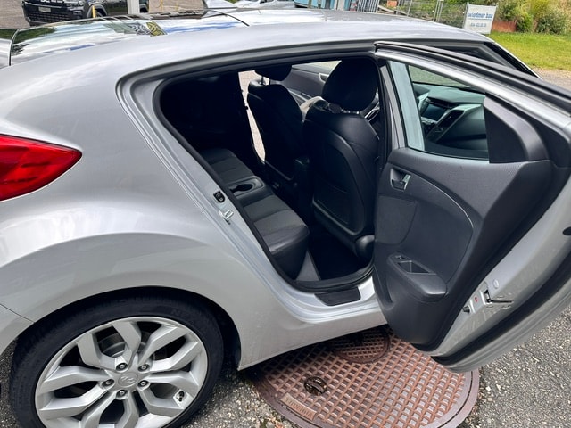 HYUNDAI Veloster 1.6 GDI-image-12