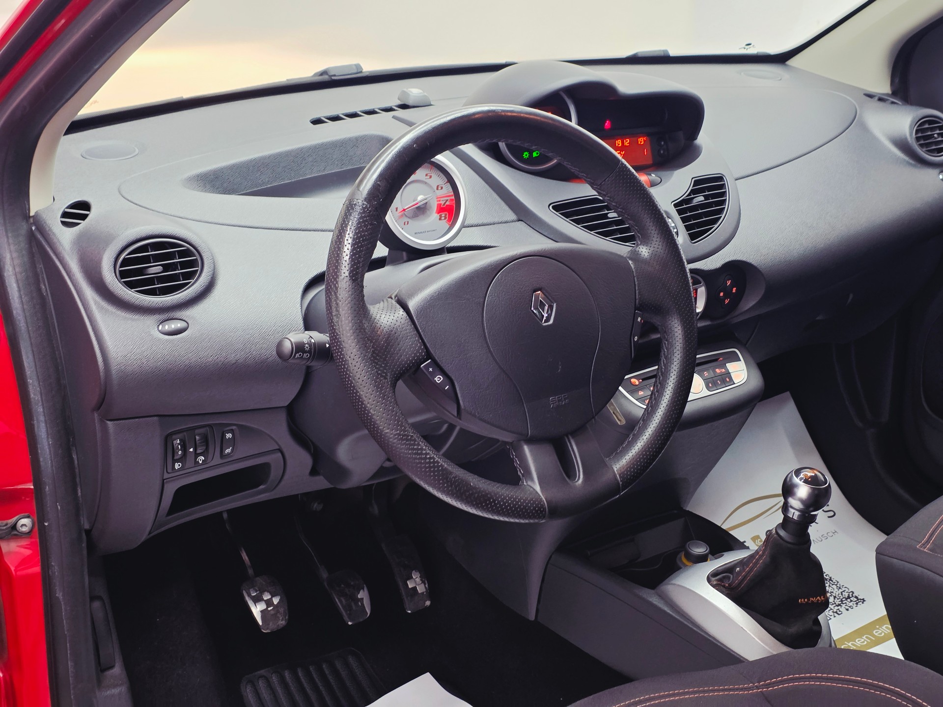 RENAULT Twingo 1.6 16V RS (Sport)*FRISCH MFK UND SERVICE*NEUE SOMMERREIFEN*8 FACH RÄDER*-image-8