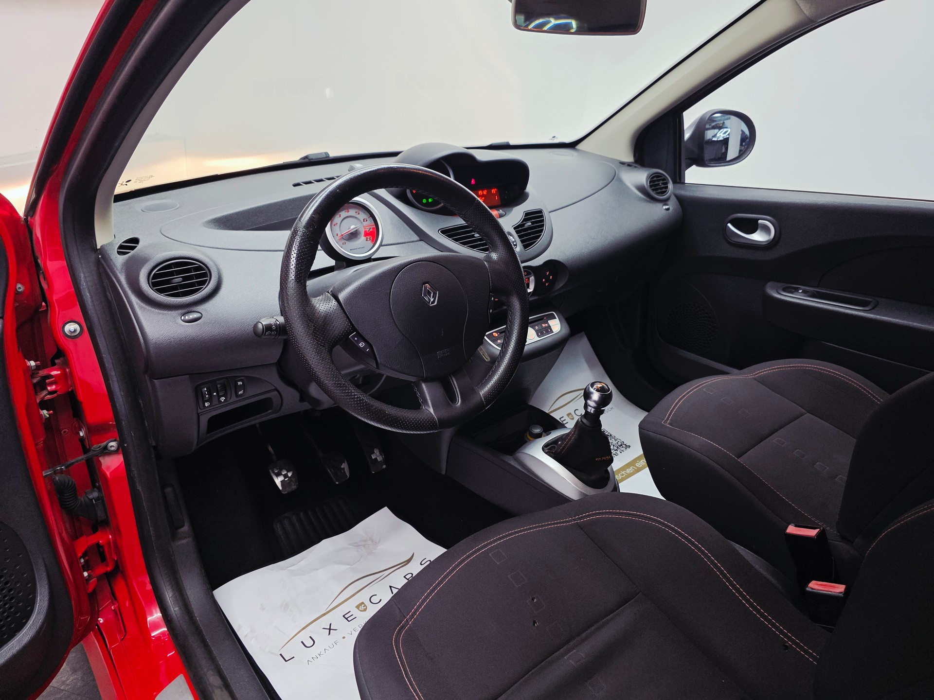 RENAULT Twingo 1.6 16V RS (Sport)*FRISCH MFK UND SERVICE*NEUE SOMMERREIFEN*8 FACH RÄDER*-image-9