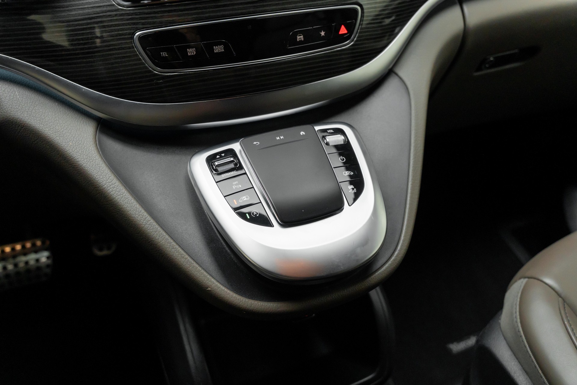 MERCEDES-BENZ V 250 d extralang Avantgarde 4Matic 9G-Tronic-image-13