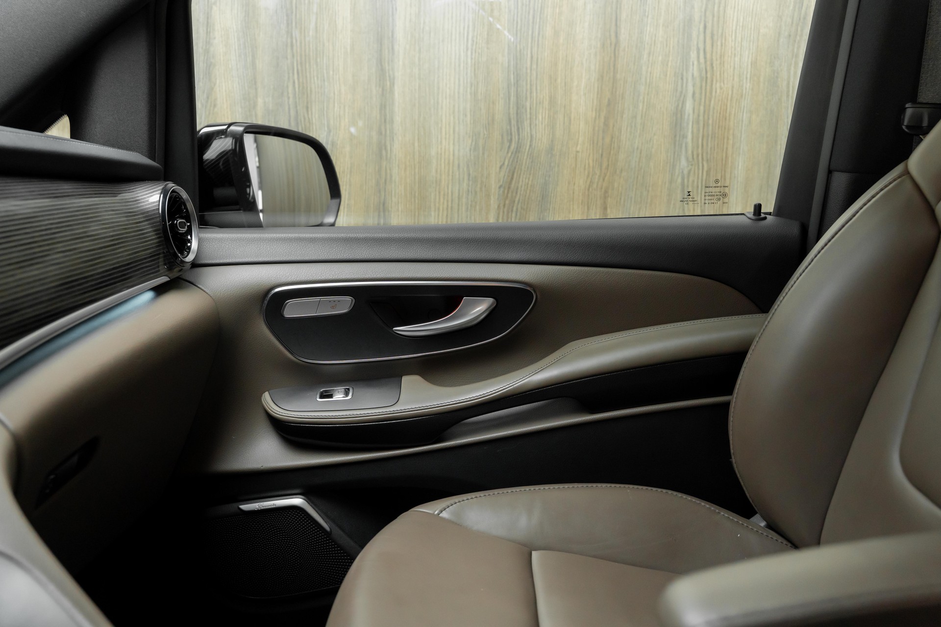 MERCEDES-BENZ V 250 d extralang Avantgarde 4Matic 9G-Tronic-image-16