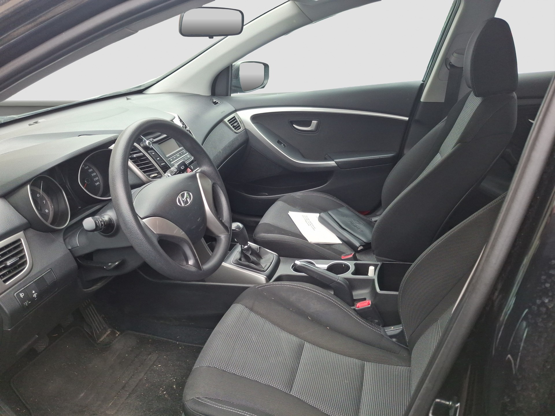 HYUNDAI i30 1.4 Comfort-image-4