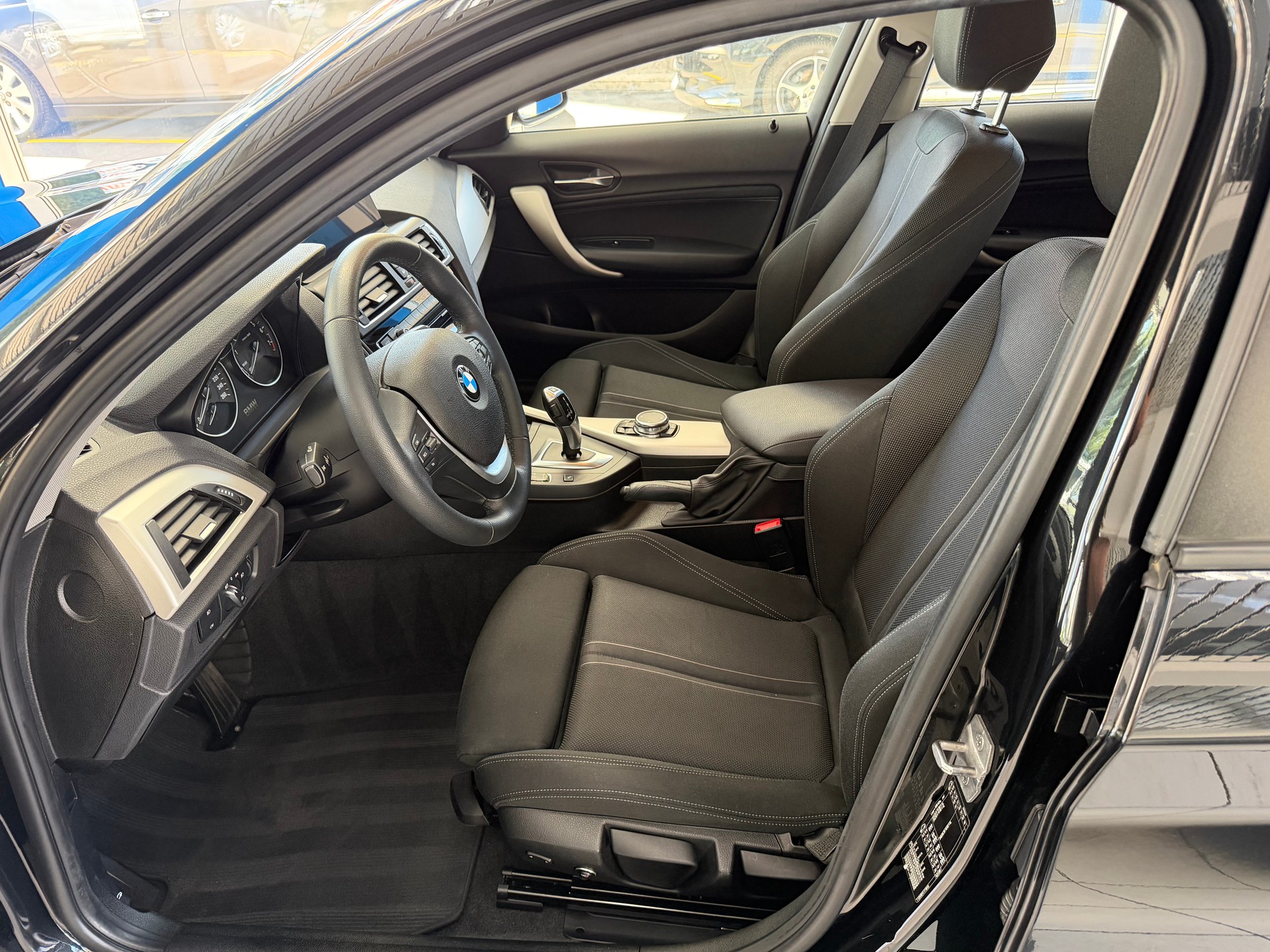 BMW 118i Steptronic-image-11
