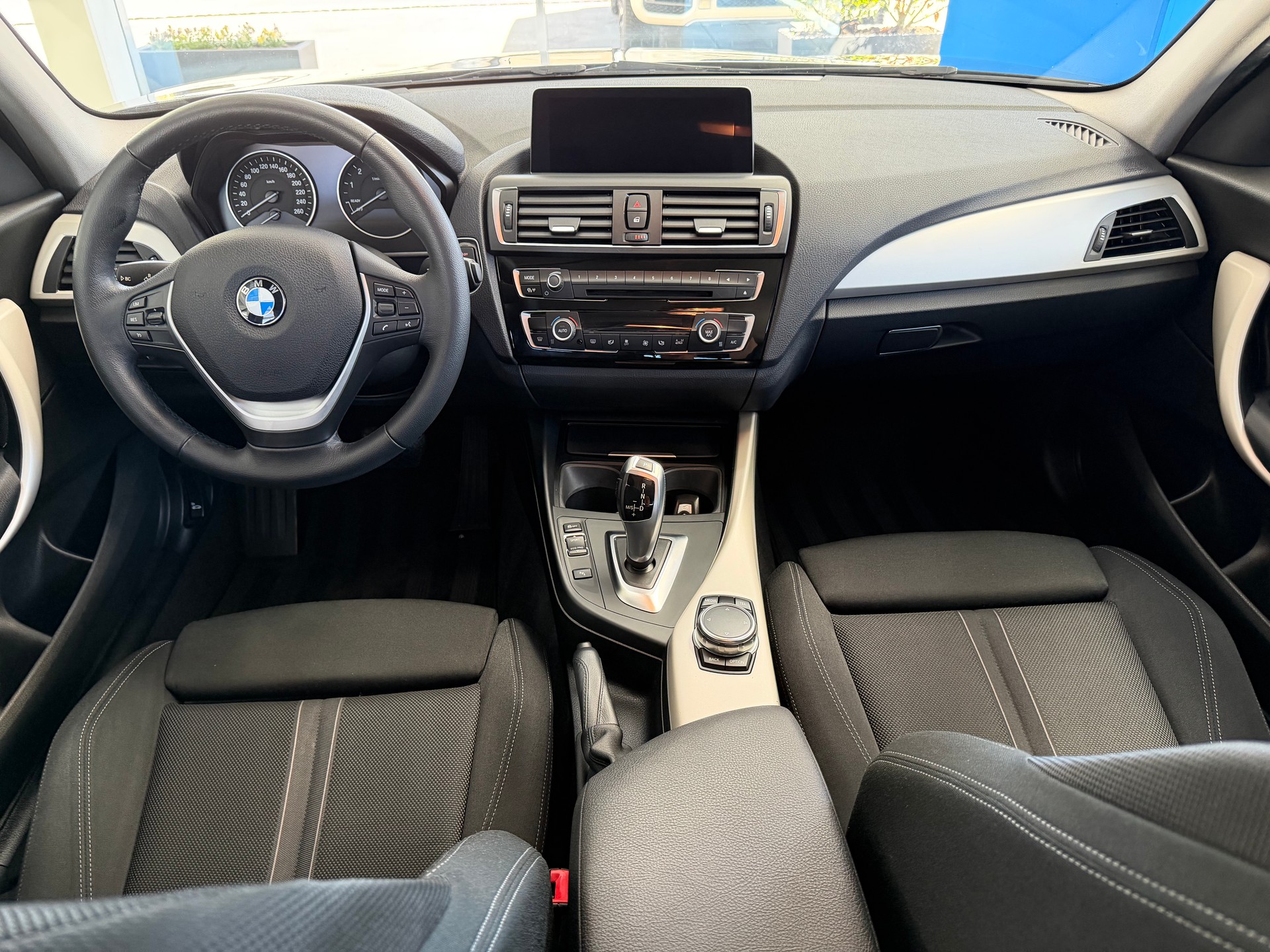 BMW 118i Steptronic-image-10