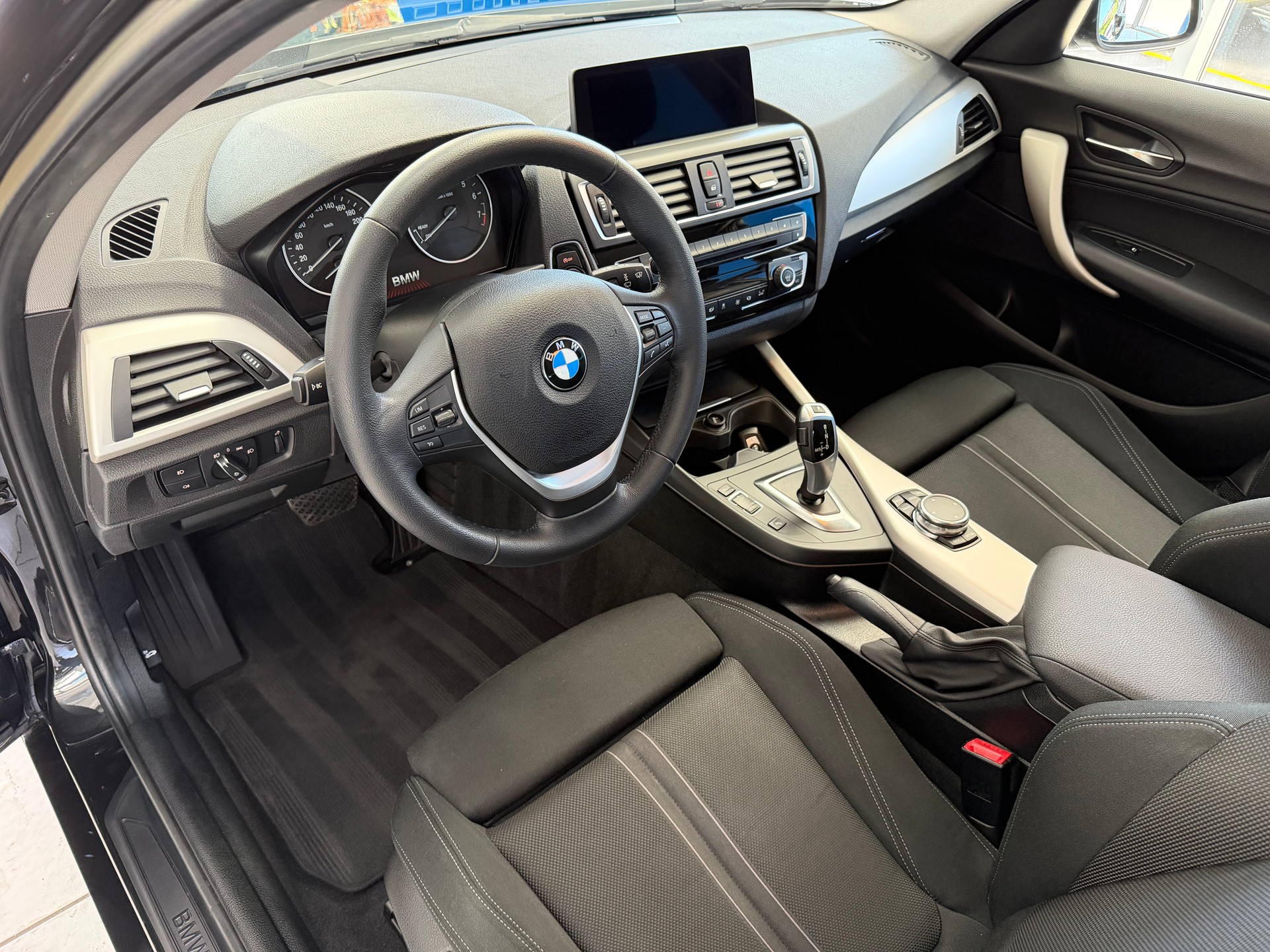BMW 118i Steptronic-image-12