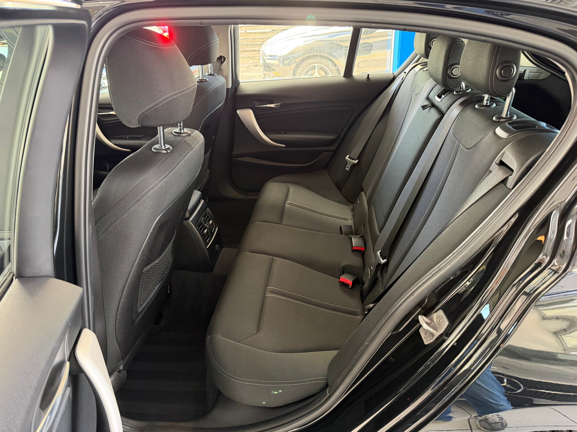 BMW 118i Steptronic-image-18