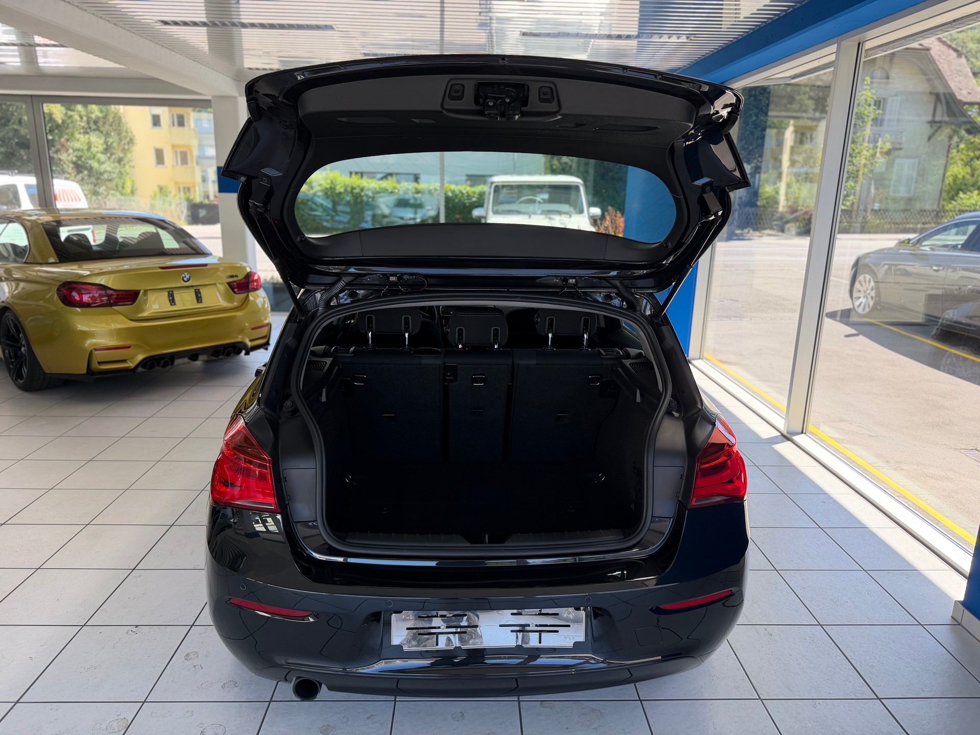 BMW 118i Steptronic-image-8