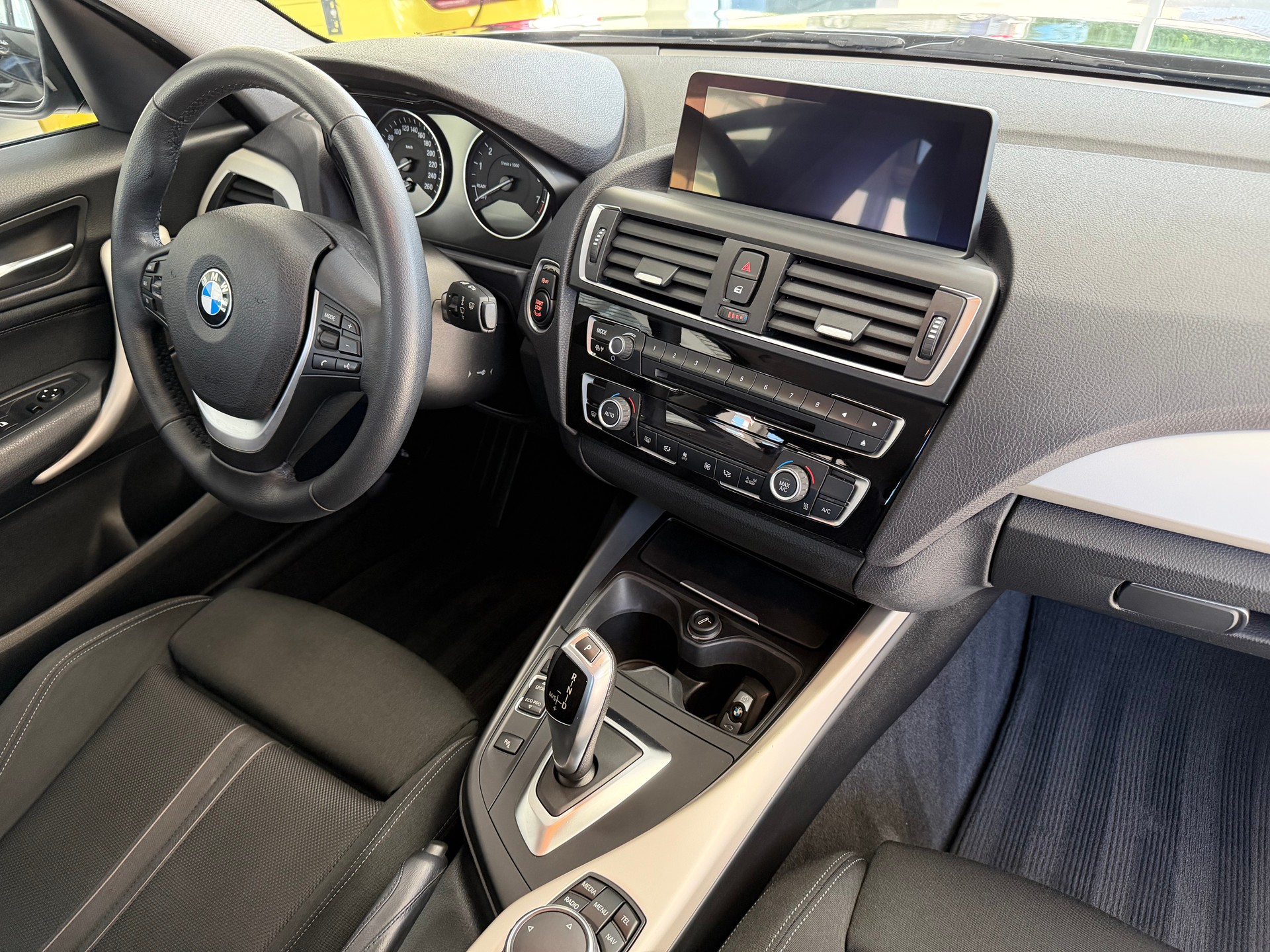 BMW 118i Steptronic-image-15