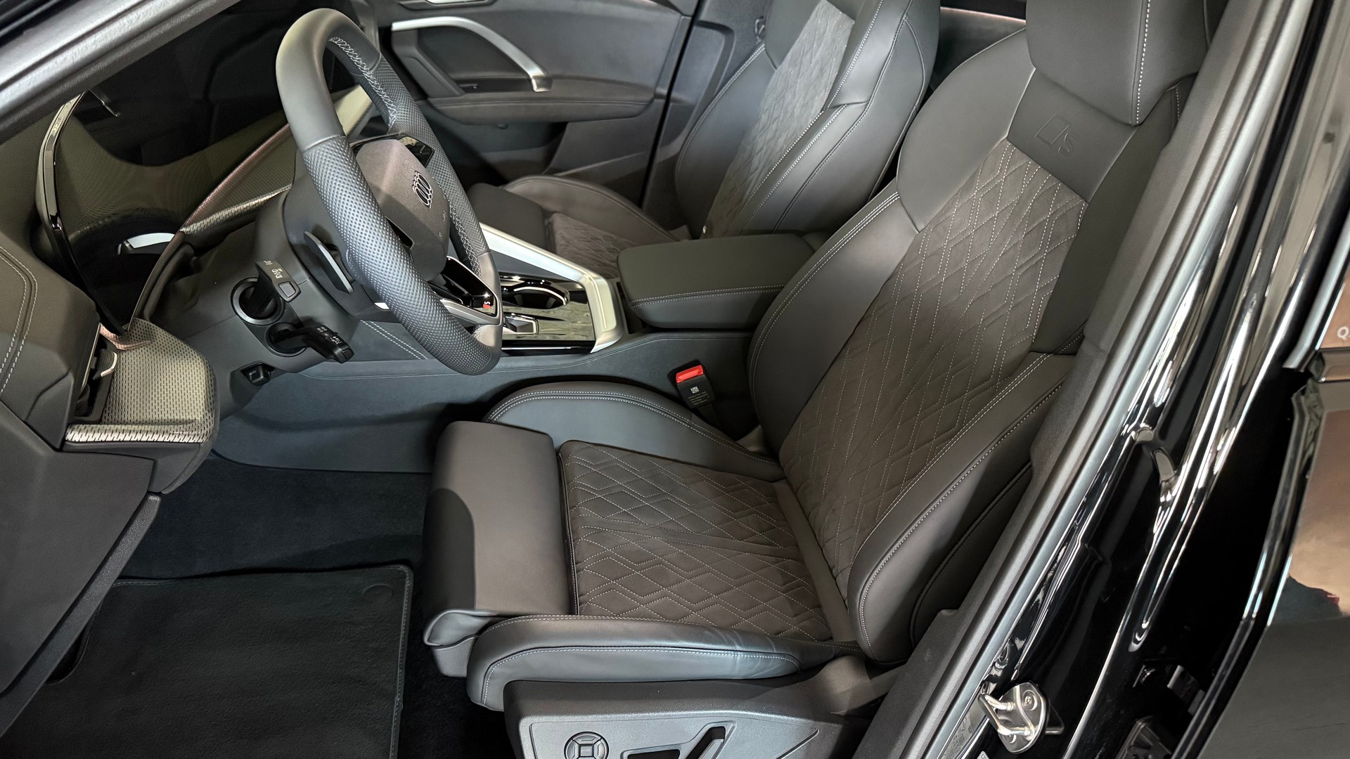 AUDI Q5 e-hybrid quattro 270 kW 367PS S-tronic S-Line Schweizer-Fahrzeug-image-21