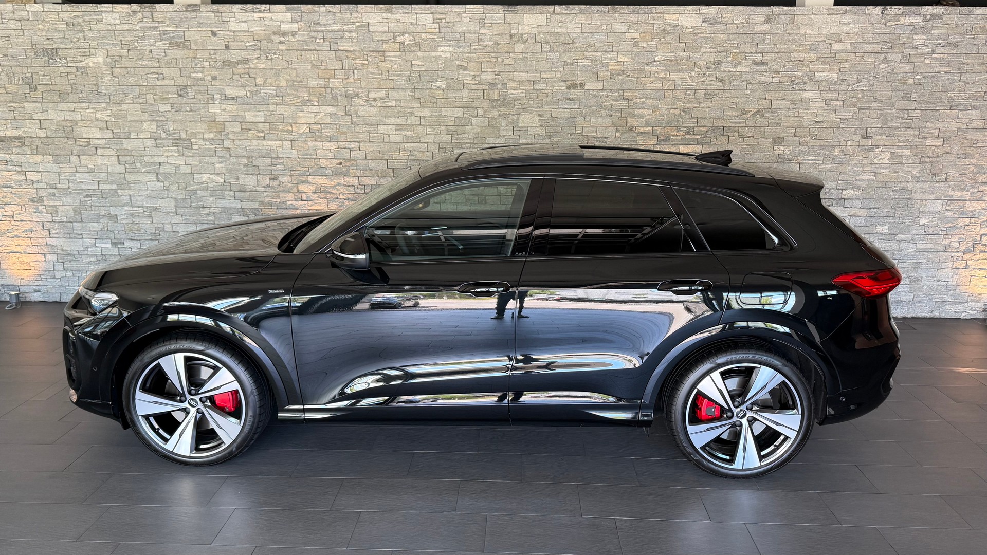 AUDI Q5 e-hybrid quattro 270 kW 367PS S-tronic S-Line Schweizer-Fahrzeug-image-6